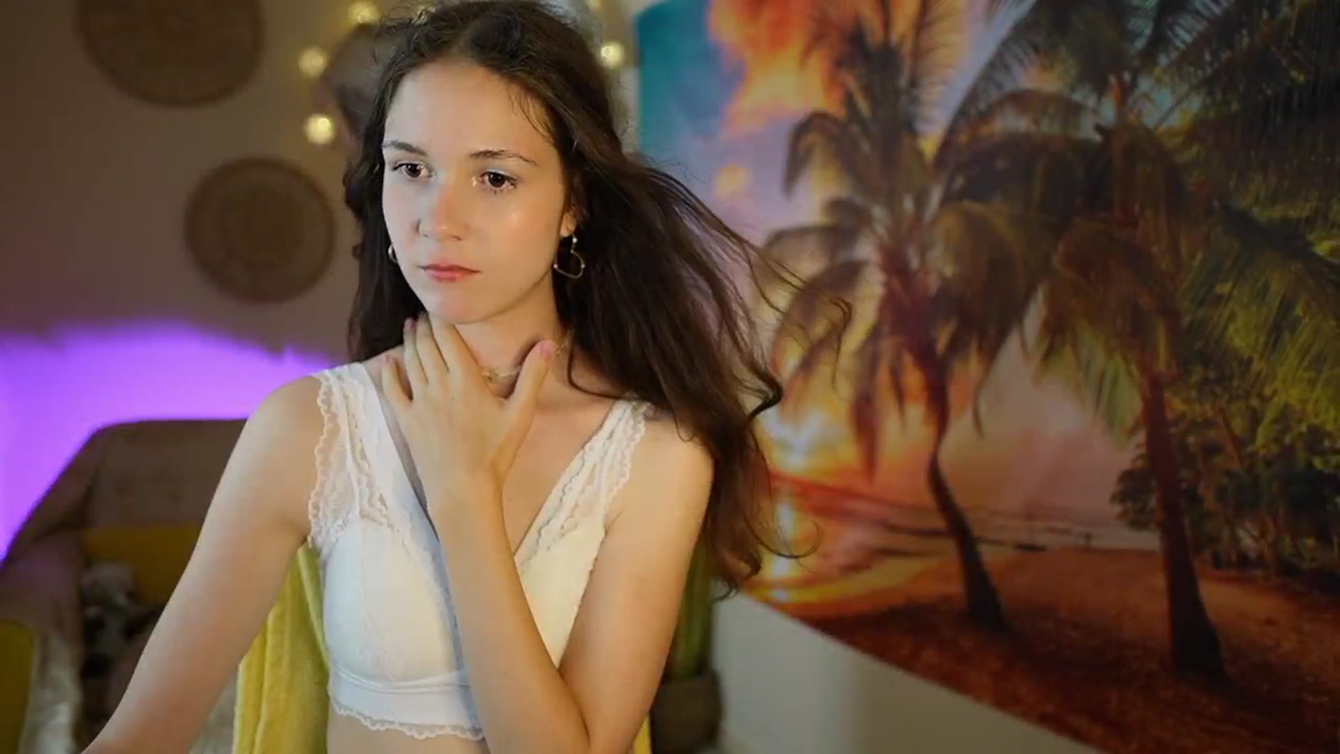 Gallery image thumbnail from Ava__Taylor_'s myfreecams stream on, 08/02/2024, 18:19 image 17 of 20
