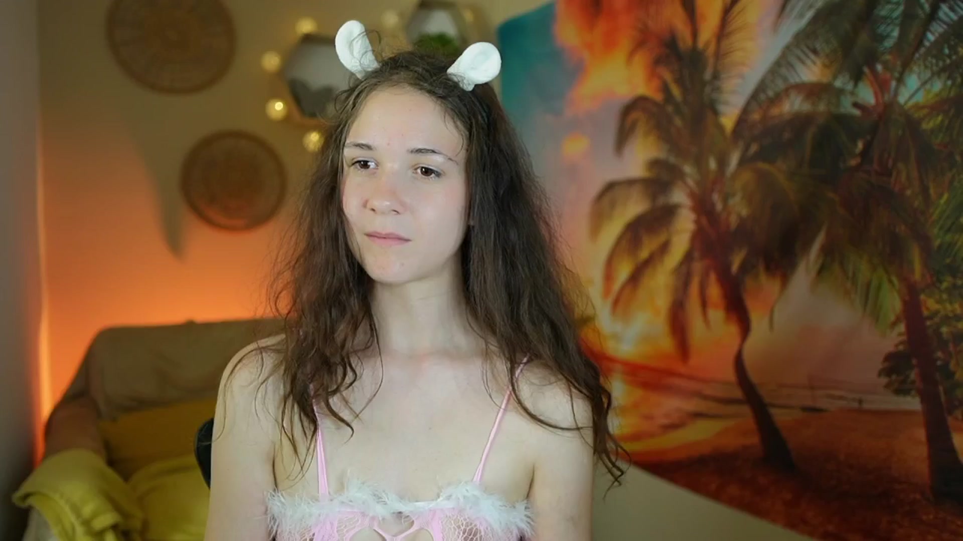 Gallery image thumbnail from Ava__Taylor_'s myfreecams stream on, 08/25/2024, 15:10 image 15 of 20