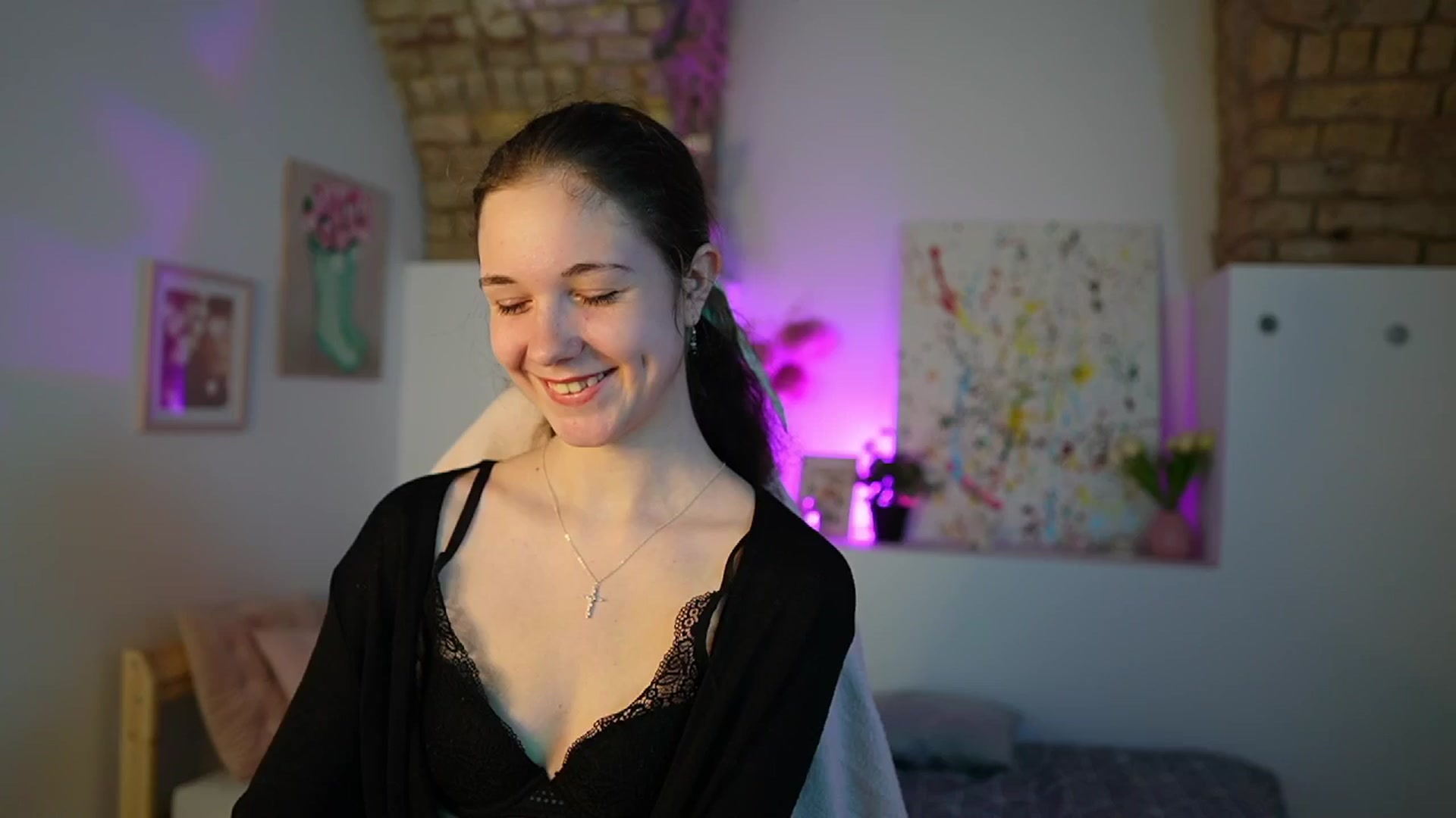 Gallery image thumbnail from Ava__Taylor_'s myfreecams stream on, 12/03/2024, 15:48 image 15 of 20