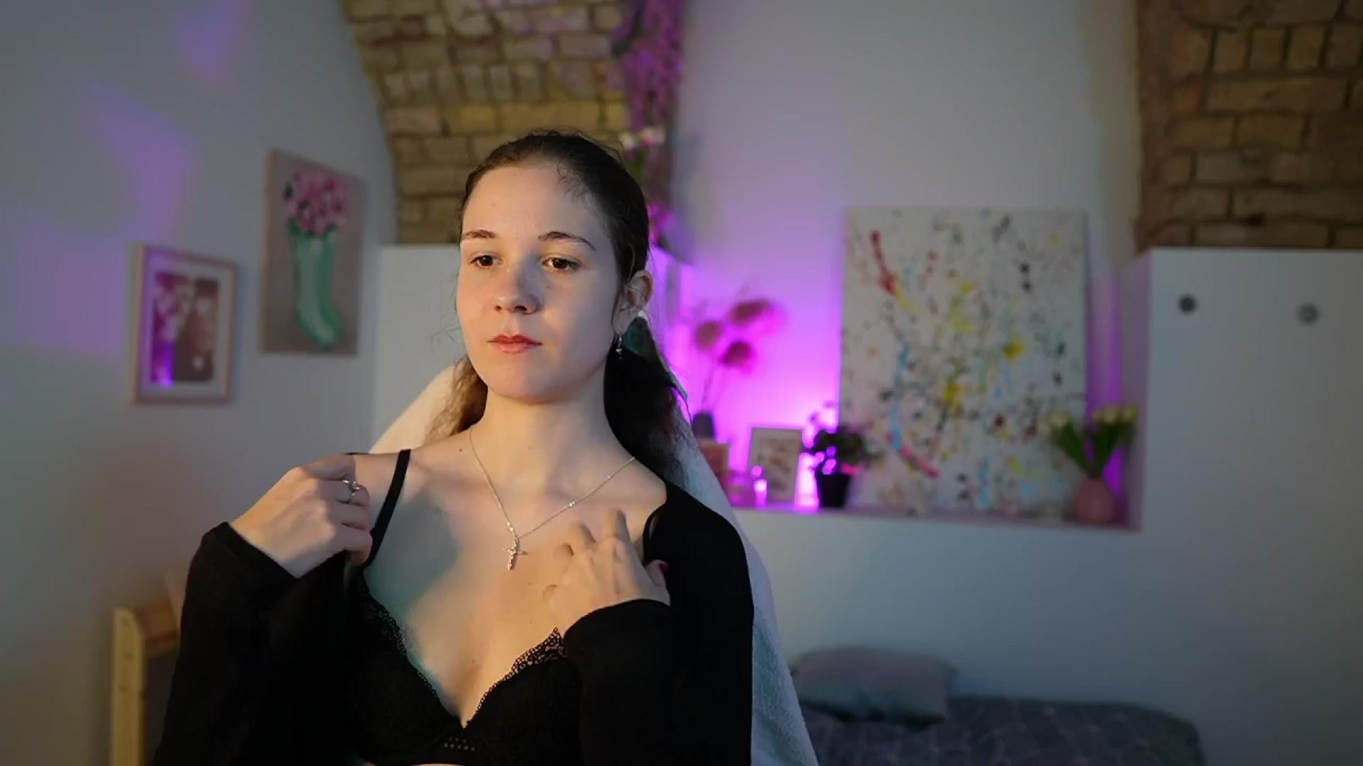 Gallery image thumbnail from Ava__Taylor_'s myfreecams stream on, 12/03/2024, 15:48 image 7 of 20
