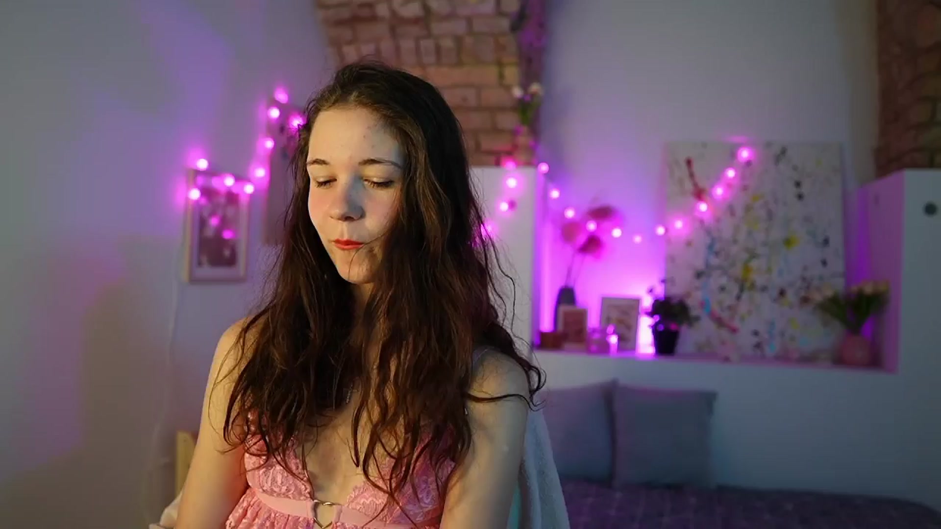 Gallery image thumbnail from Ava__Taylor_'s myfreecams stream on, 12/09/2024, 15:46 image 2 of 20