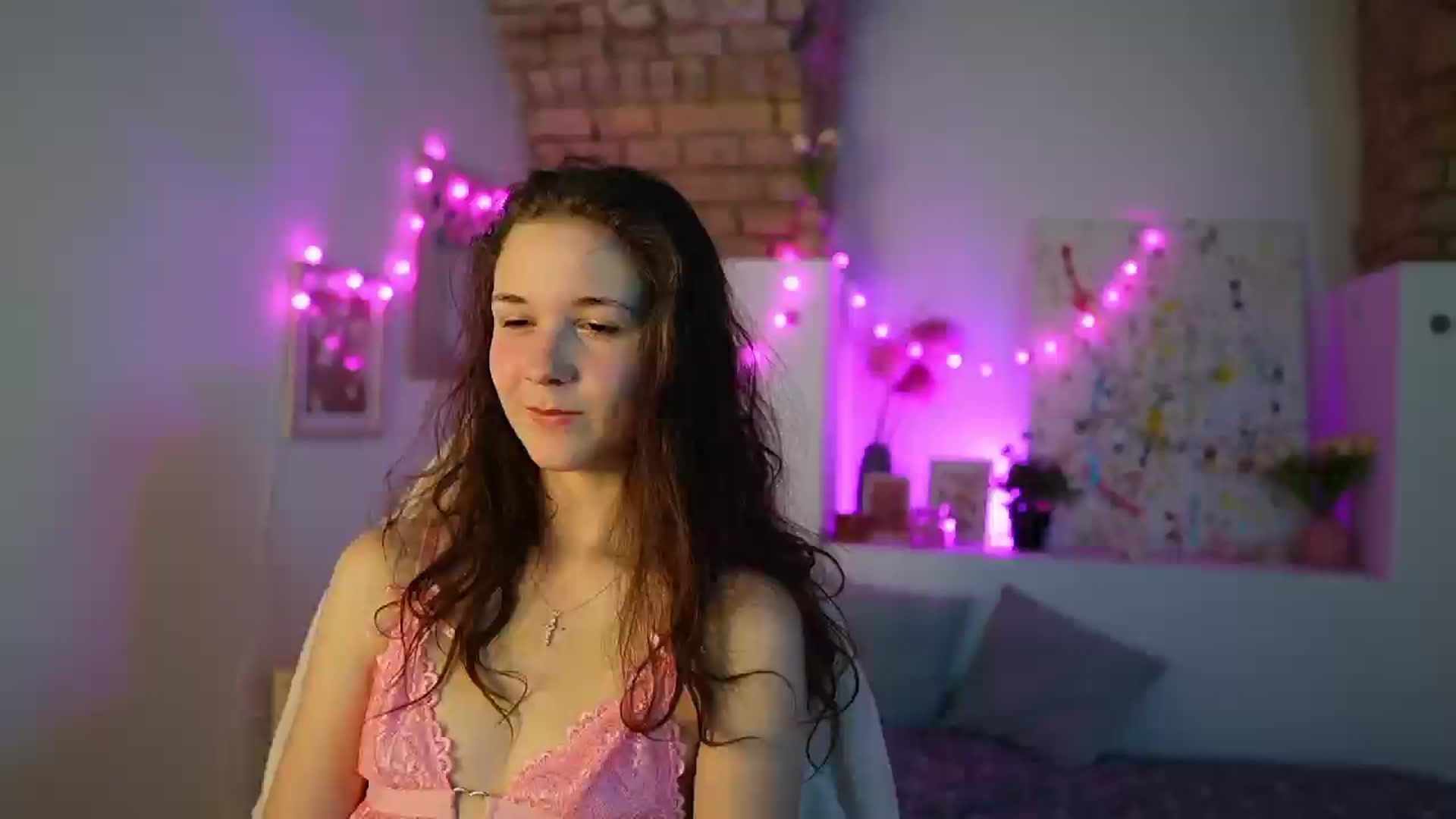 Gallery image thumbnail from Ava__Taylor_'s myfreecams stream on, 12/09/2024, 17:47 image 8 of 20