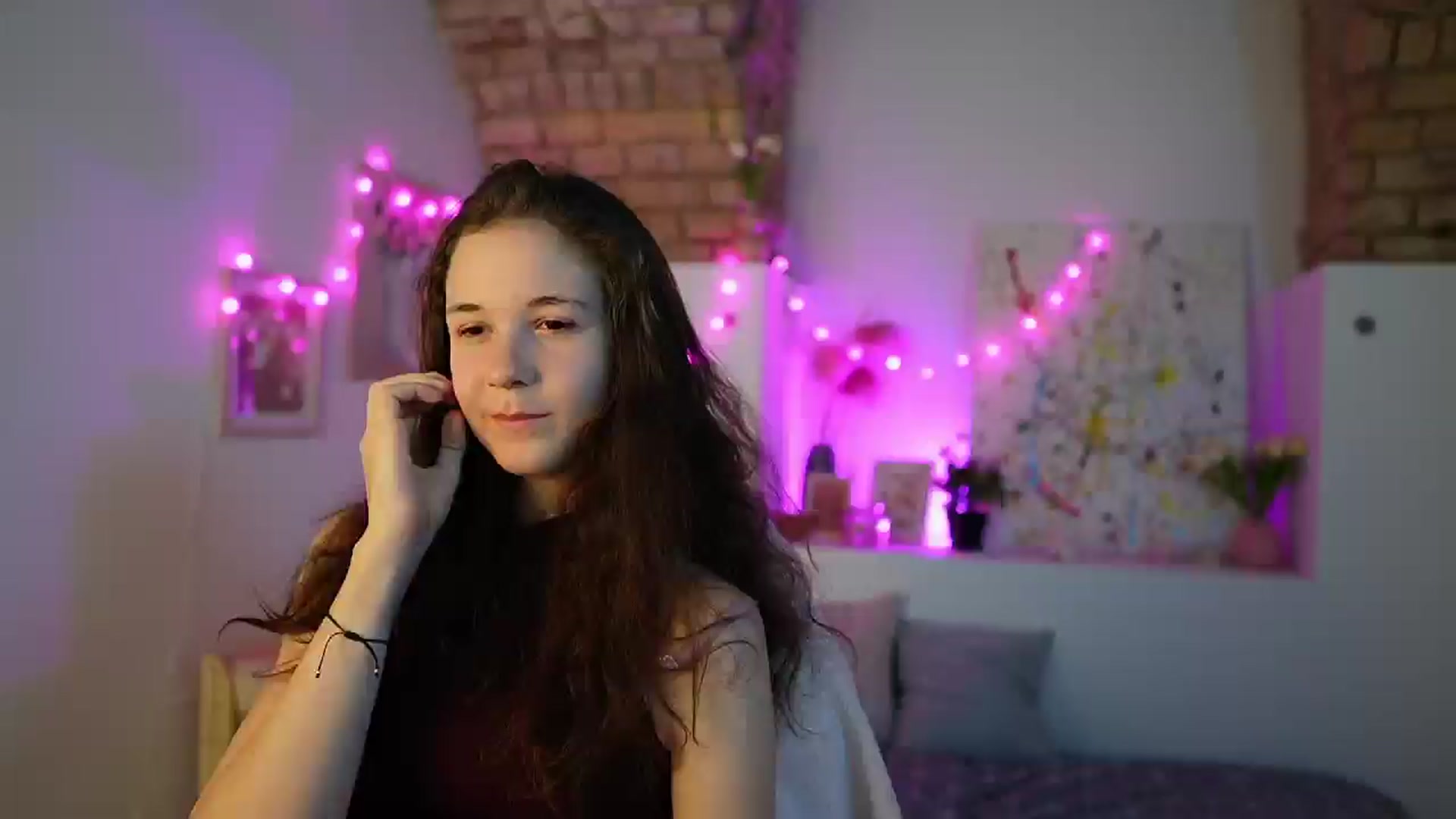 Gallery image thumbnail from Ava__Taylor_'s myfreecams stream on, 12/10/2024, 16:39 image 5 of 20