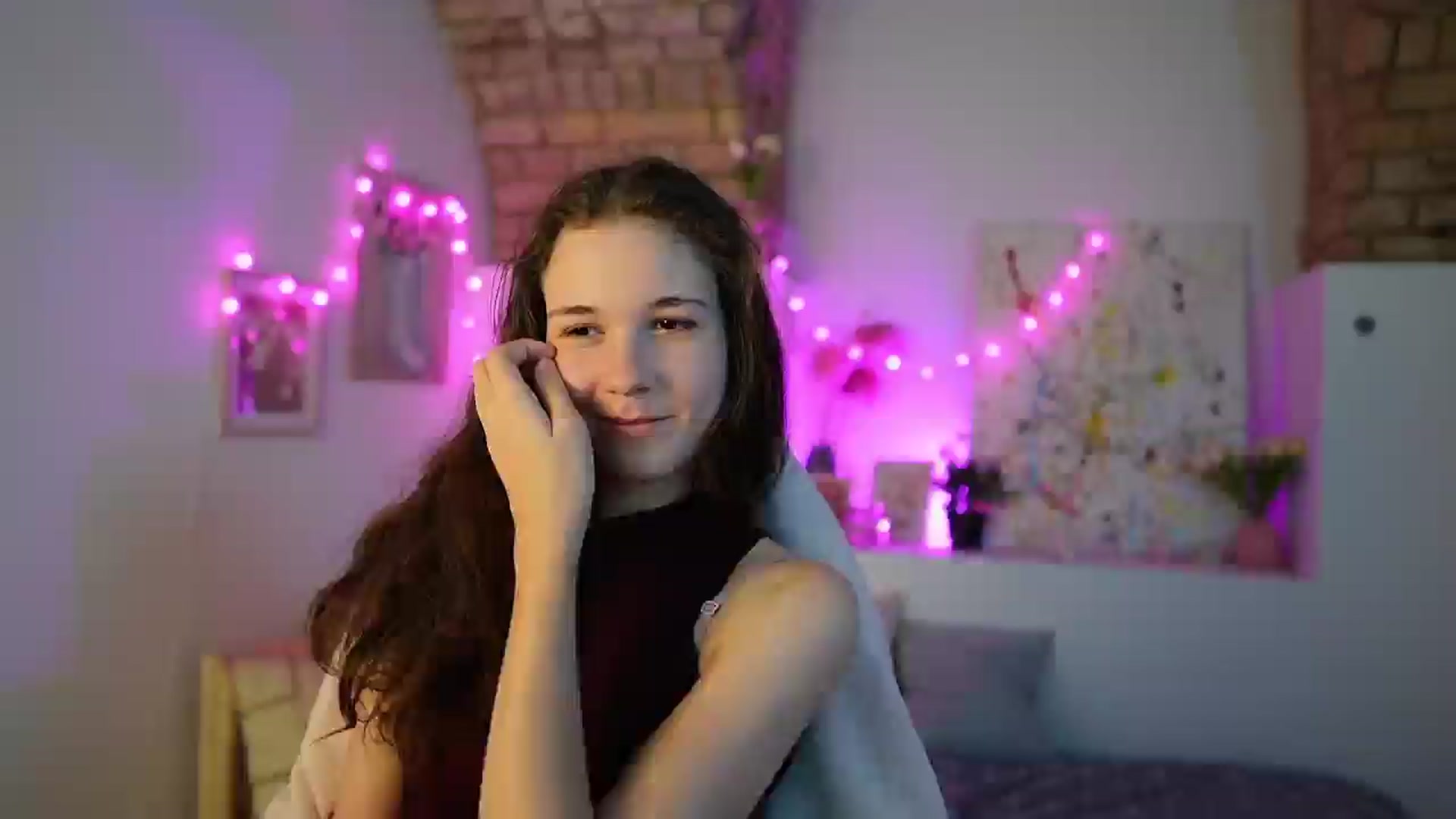 Gallery image thumbnail from Ava__Taylor_'s myfreecams stream on, 12/10/2024, 17:53 image 8 of 20