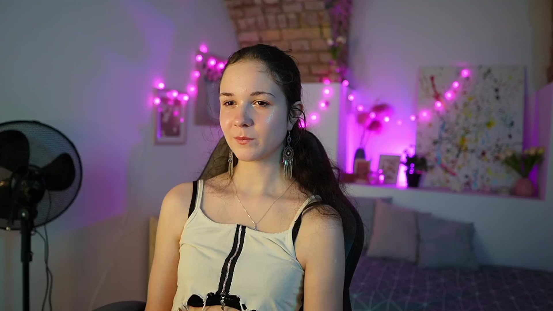 Gallery image thumbnail from Ava__Taylor_'s myfreecams stream on, 12/17/2024, 15:05 image 8 of 20