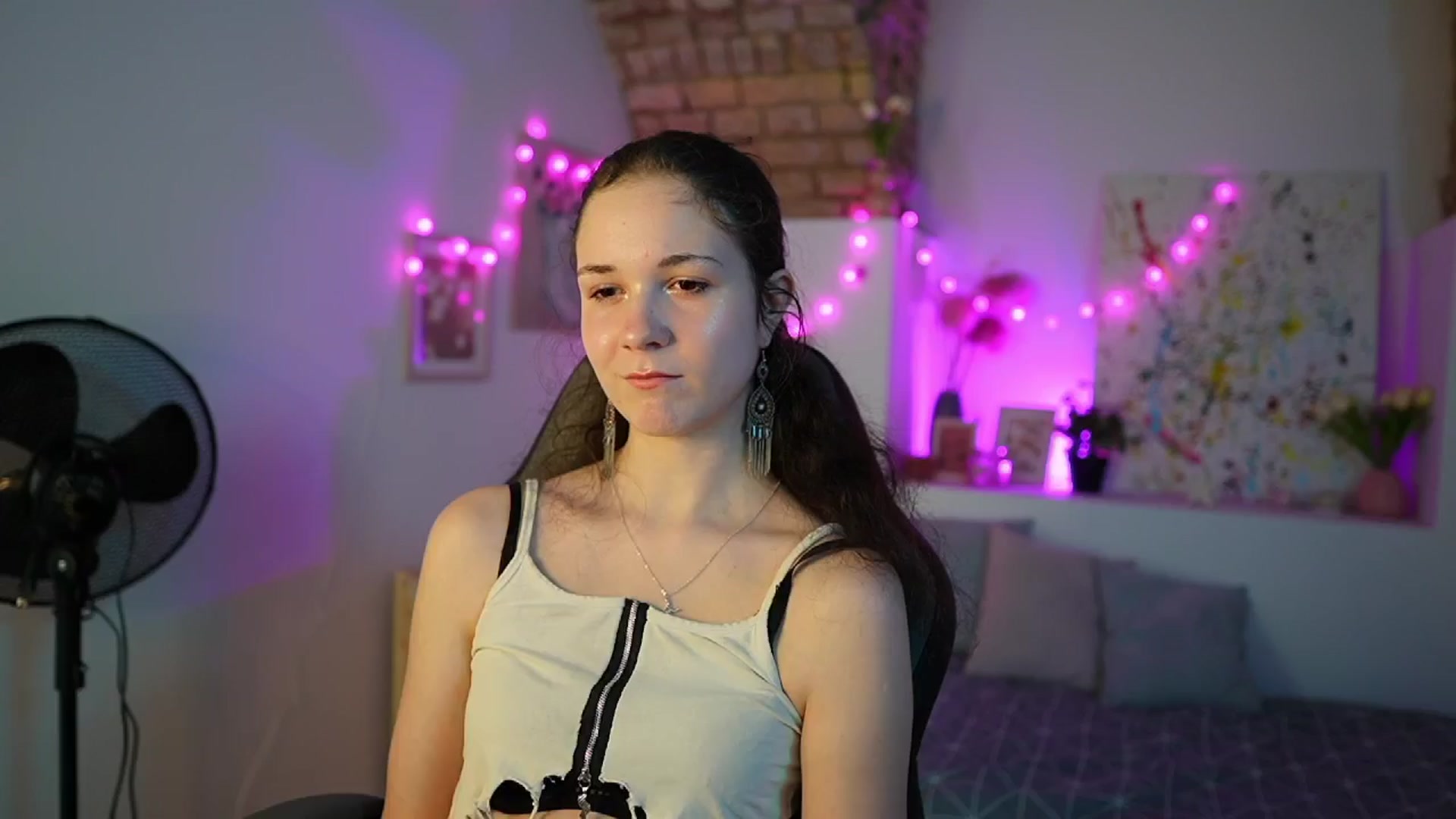 Gallery image thumbnail from Ava__Taylor_'s myfreecams stream on, 12/17/2024, 15:05 image 11 of 20