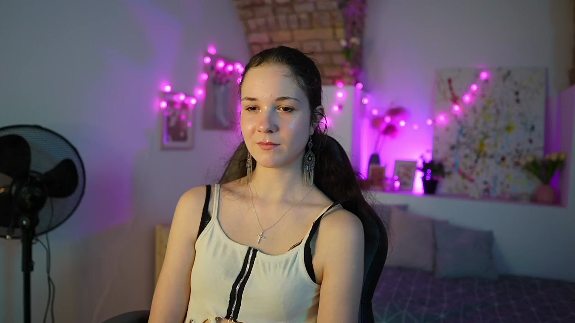Gallery image thumbnail from Ava__Taylor_'s myfreecams stream on, 12/17/2024, 15:05 image 14 of 20