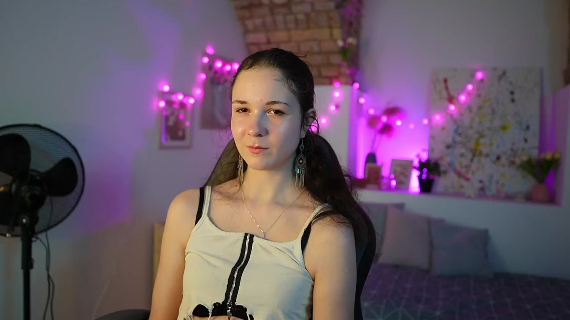 Gallery image thumbnail from Ava__Taylor_'s myfreecams stream on, 12/17/2024, 15:05 image 10 of 20