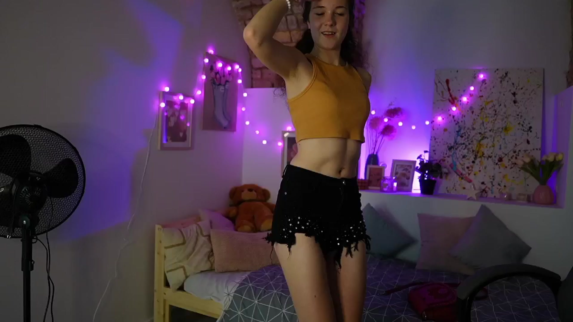 Gallery image thumbnail from Ava__Taylor_'s myfreecams stream on, 12/18/2024, 14:45 image 10 of 20