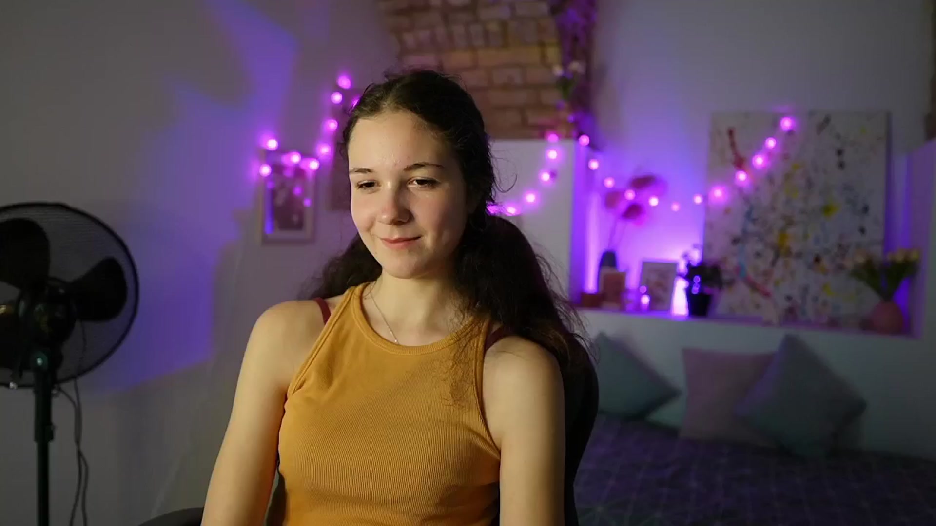 Gallery image thumbnail from Ava__Taylor_'s myfreecams stream on, 12/18/2024, 14:45 image 16 of 20