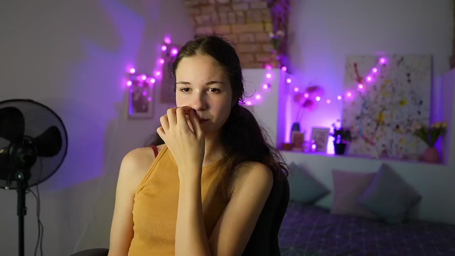 Gallery image thumbnail from Ava__Taylor_'s myfreecams stream on, 12/18/2024, 14:45 image 18 of 20