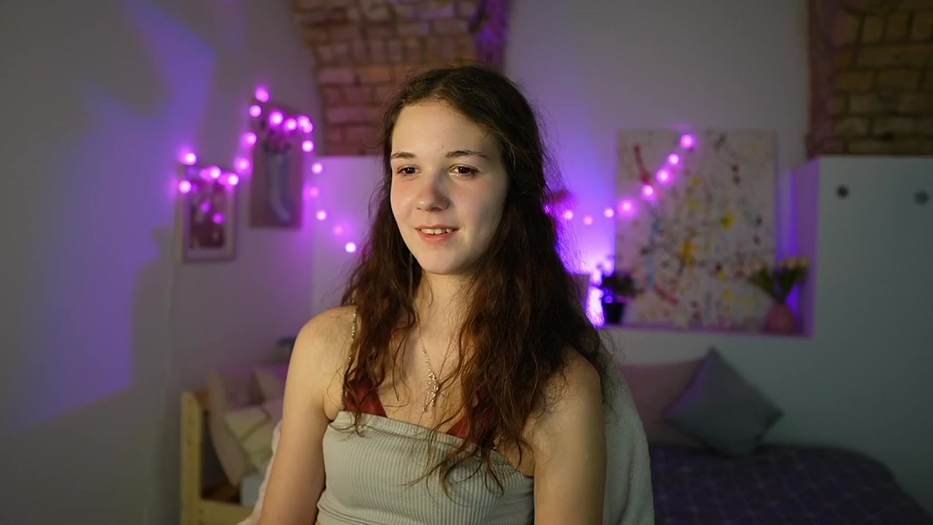 Gallery image thumbnail from Ava__Taylor_'s myfreecams stream on, 12/20/2024, 16:26 image 18 of 20