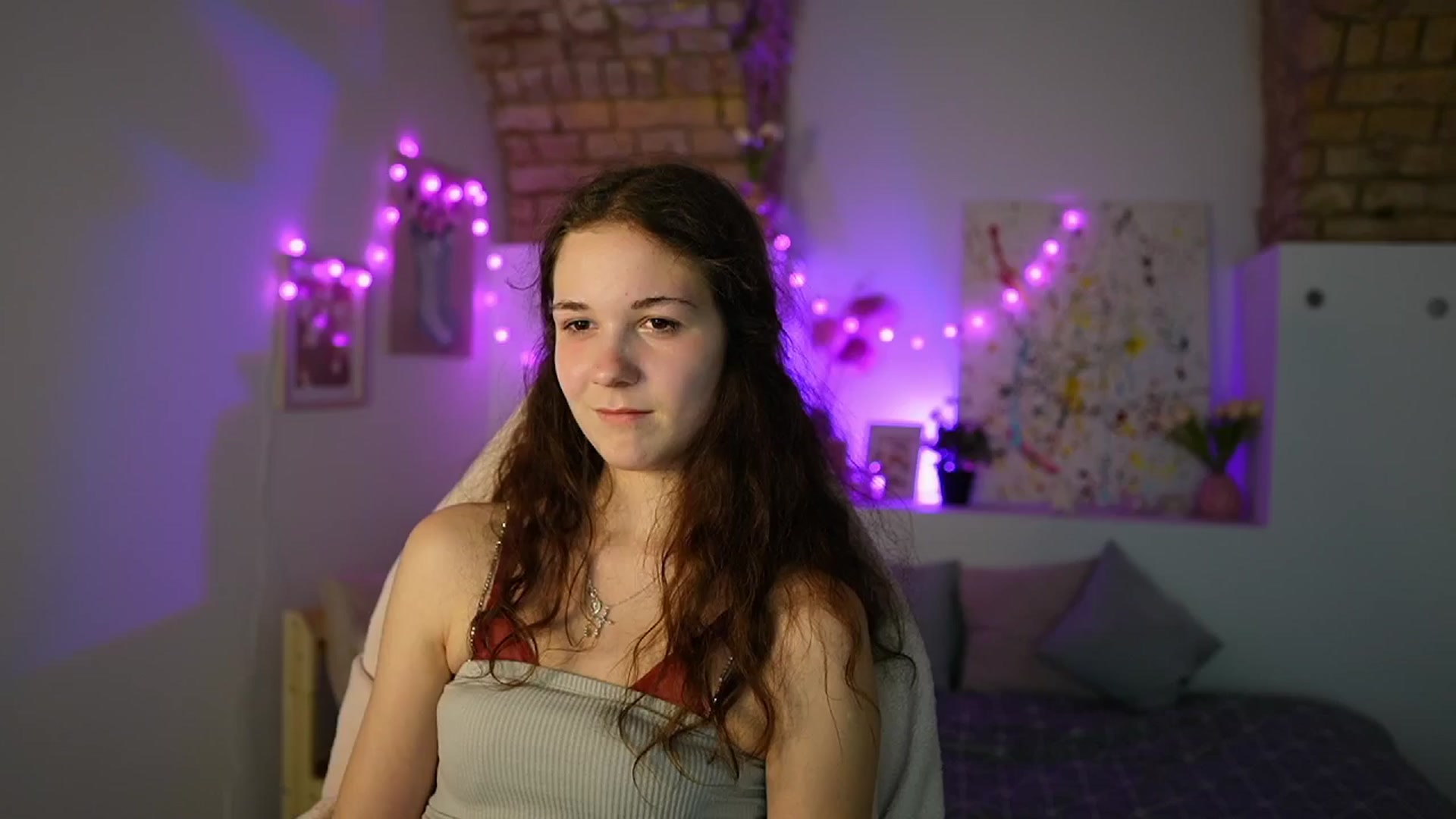 Gallery image thumbnail from Ava__Taylor_'s myfreecams stream on, 12/20/2024, 16:26 image 5 of 20