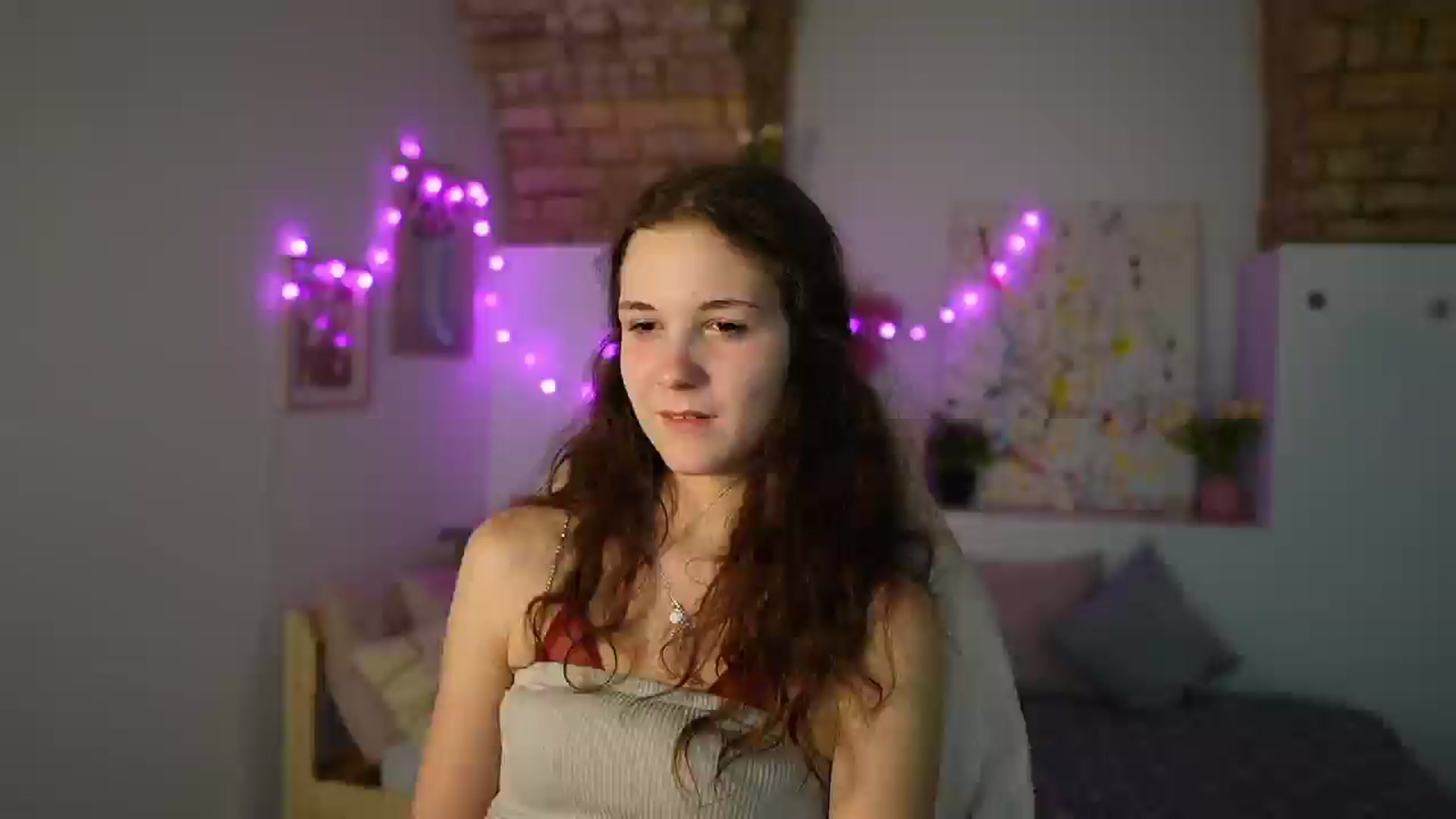 Gallery image thumbnail from Ava__Taylor_'s myfreecams stream on, 12/20/2024, 18:15 image 18 of 20