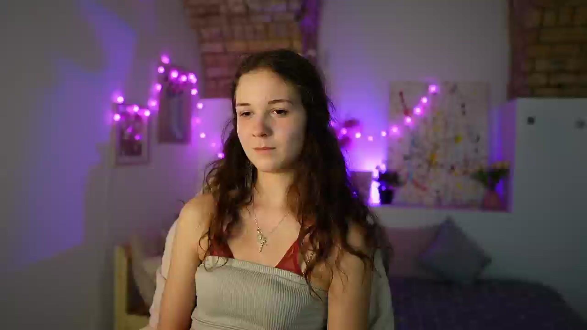 Gallery image thumbnail from Ava__Taylor_'s myfreecams stream on, 12/20/2024, 18:15 image 1 of 20