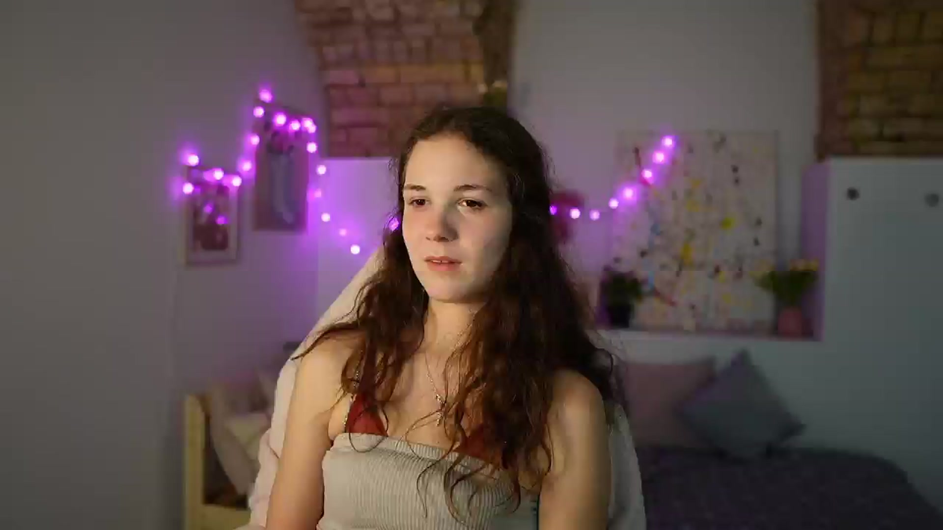 Gallery image thumbnail from Ava__Taylor_'s myfreecams stream on, 12/20/2024, 18:15 image 7 of 20