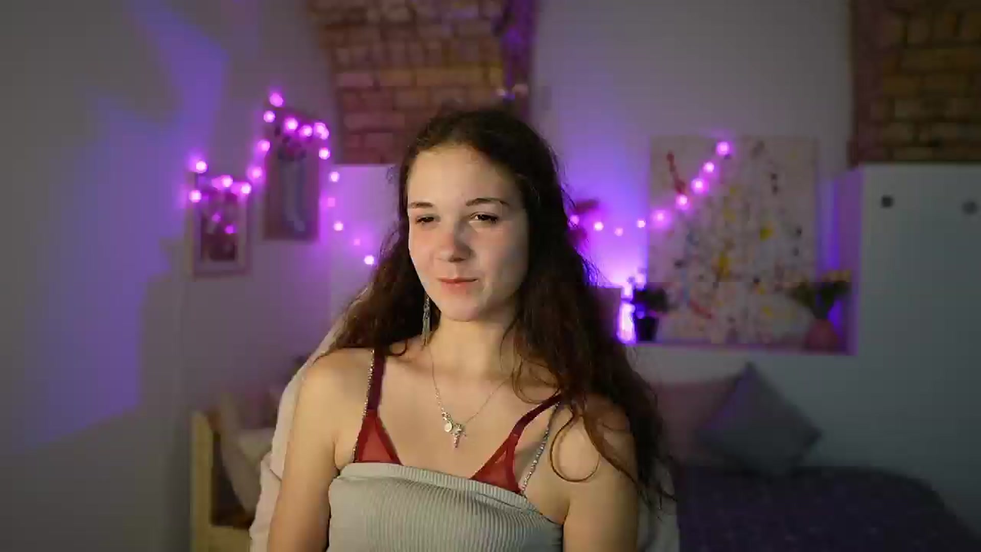 Gallery image thumbnail from Ava__Taylor_'s myfreecams stream on, 12/20/2024, 18:15 image 3 of 20