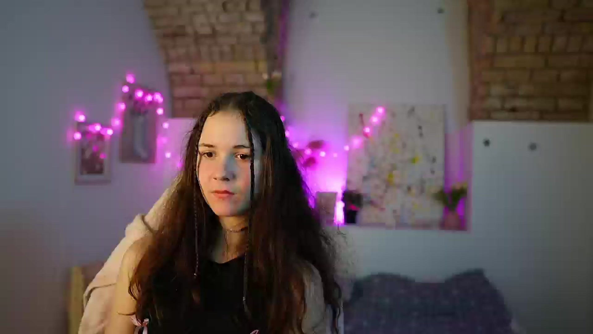 Gallery image thumbnail from Ava__Taylor_'s myfreecams stream on, 01/02/2025, 17:15 image 9 of 20