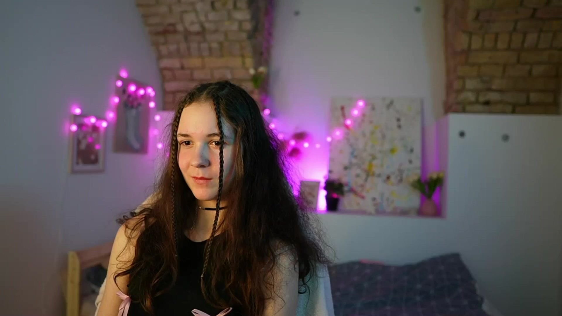 Gallery image thumbnail from Ava__Taylor_'s myfreecams stream on, 01/02/2025, 20:14 image 15 of 20