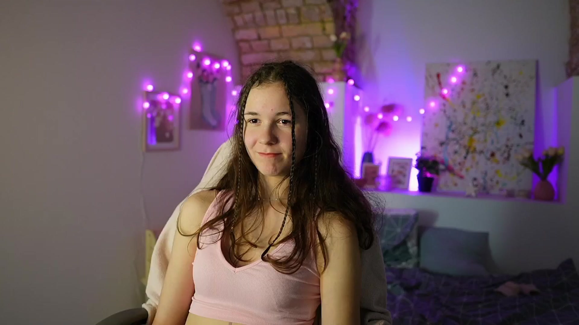 Gallery image thumbnail from Ava__Taylor_'s myfreecams stream on, 01/07/2025, 17:08 image 4 of 20