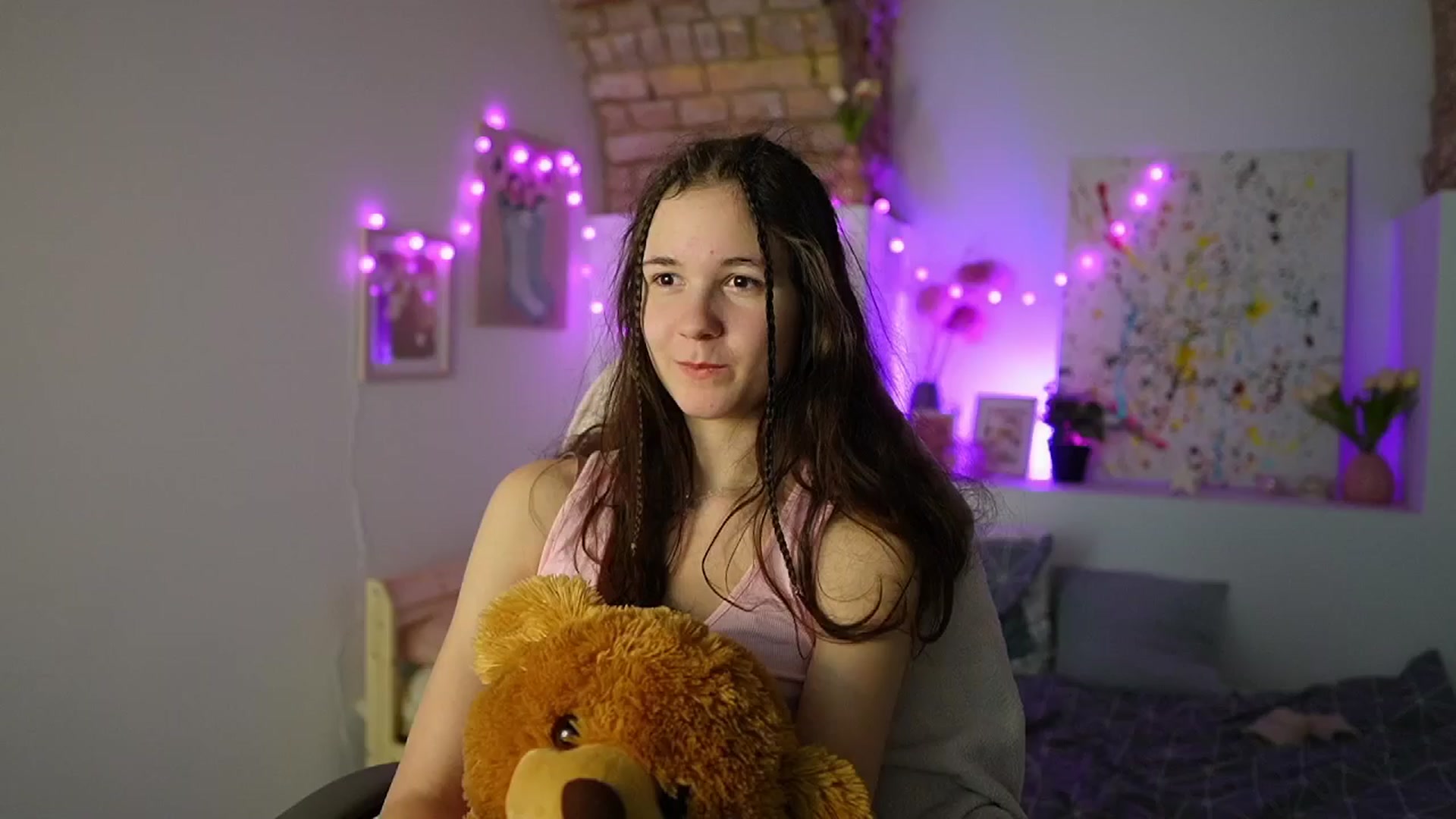 Gallery image thumbnail from Ava__Taylor_'s myfreecams stream on, 01/07/2025, 18:03 image 12 of 20