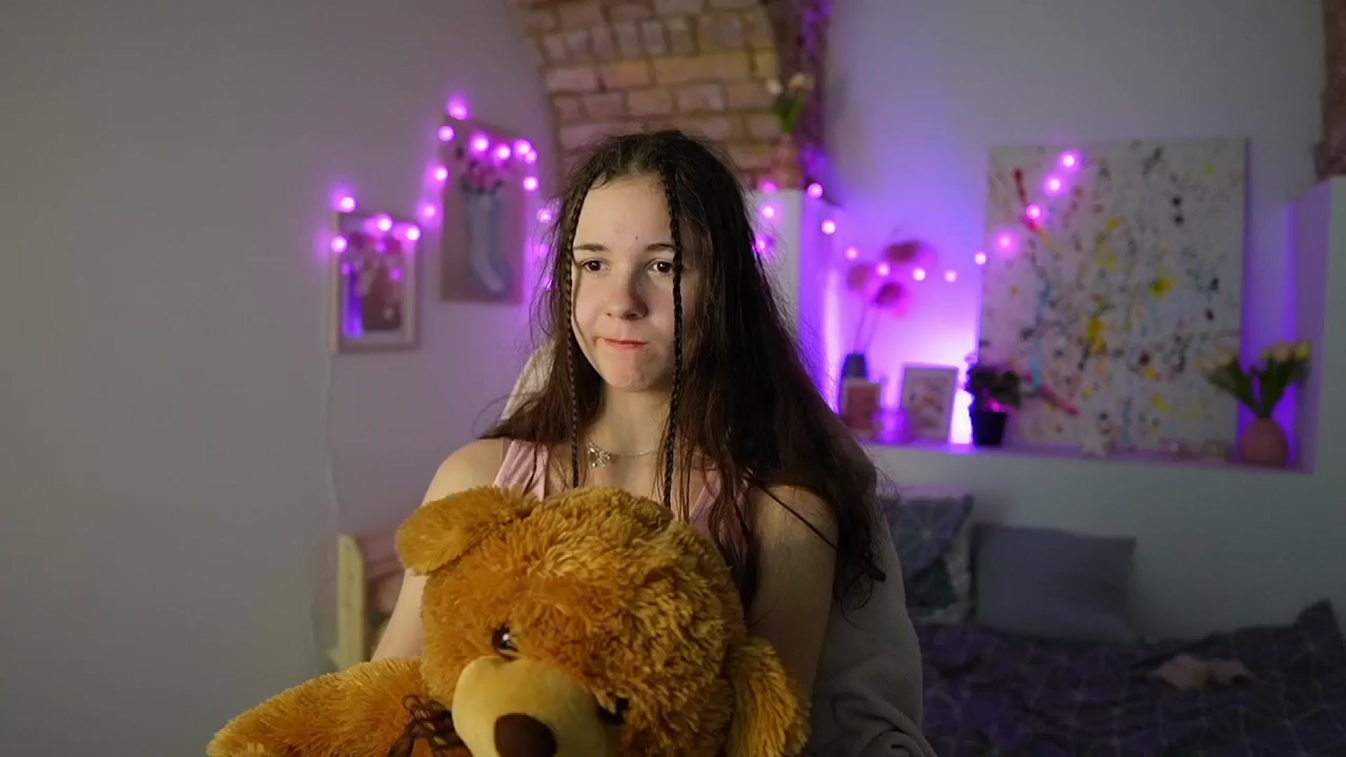 Gallery image thumbnail from Ava__Taylor_'s myfreecams stream on, 01/07/2025, 18:03 image 2 of 20