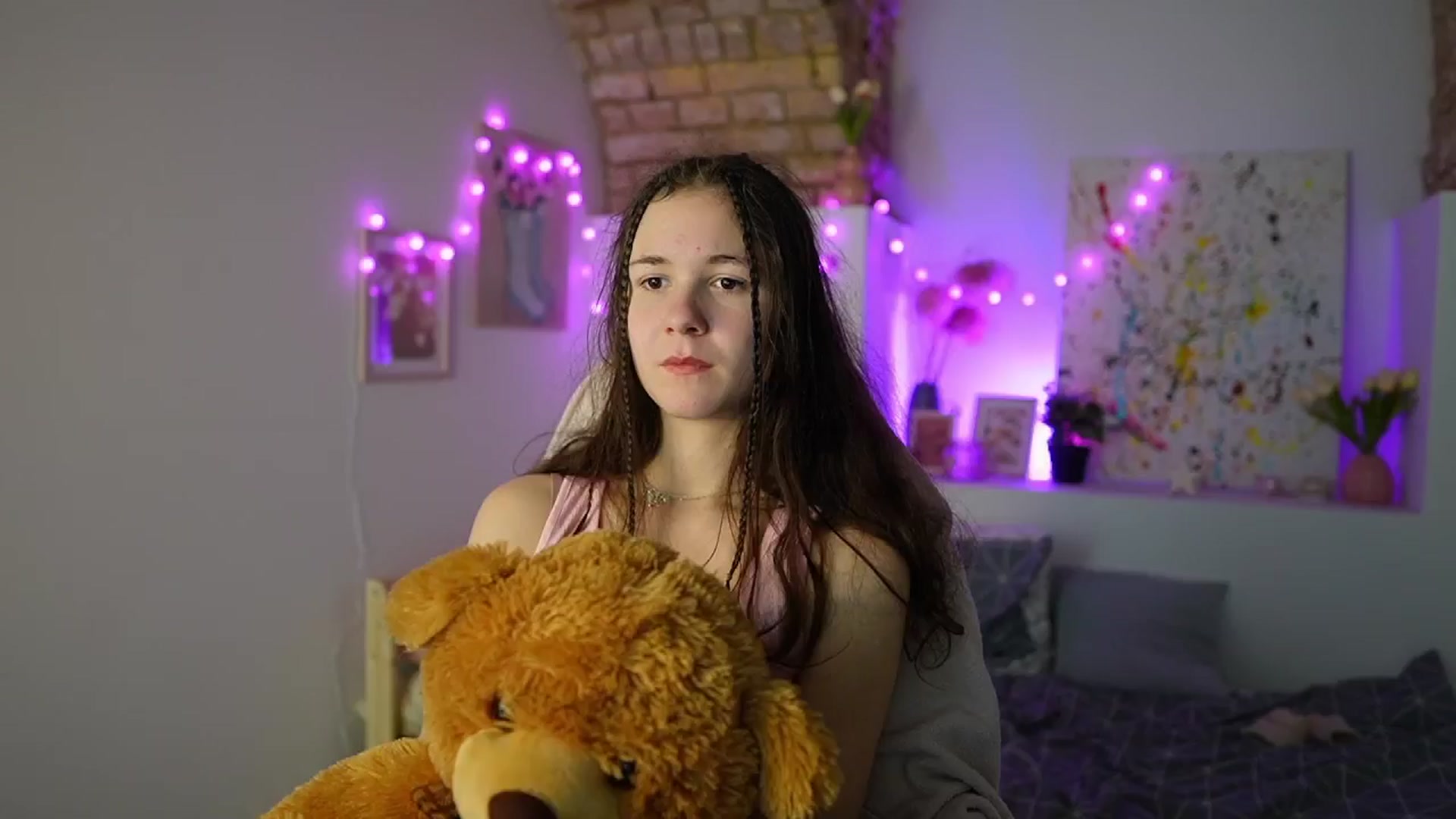 Gallery image thumbnail from Ava__Taylor_'s myfreecams stream on, 01/07/2025, 18:03 image 3 of 20