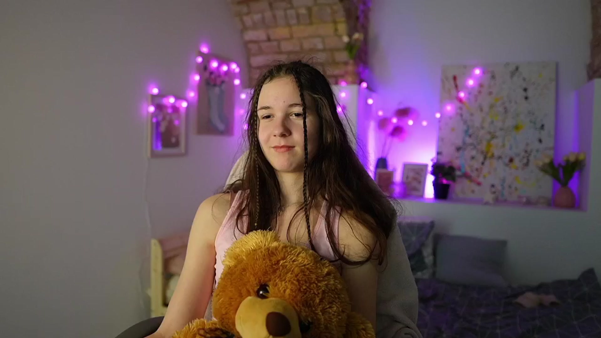 Gallery image thumbnail from Ava__Taylor_'s myfreecams stream on, 01/07/2025, 18:03 image 16 of 20