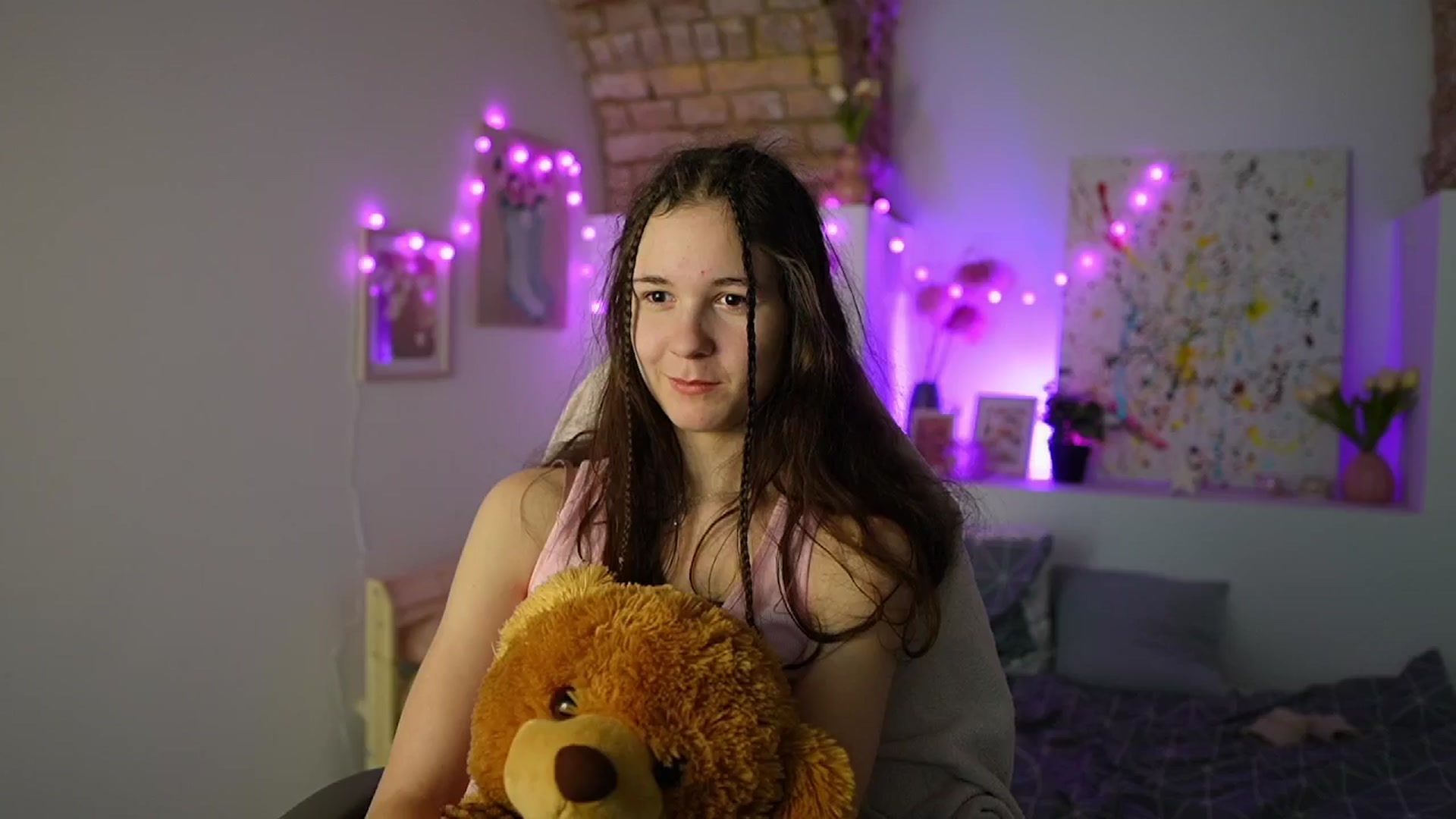 Gallery image thumbnail from Ava__Taylor_'s myfreecams stream on, 01/07/2025, 18:03 image 17 of 20