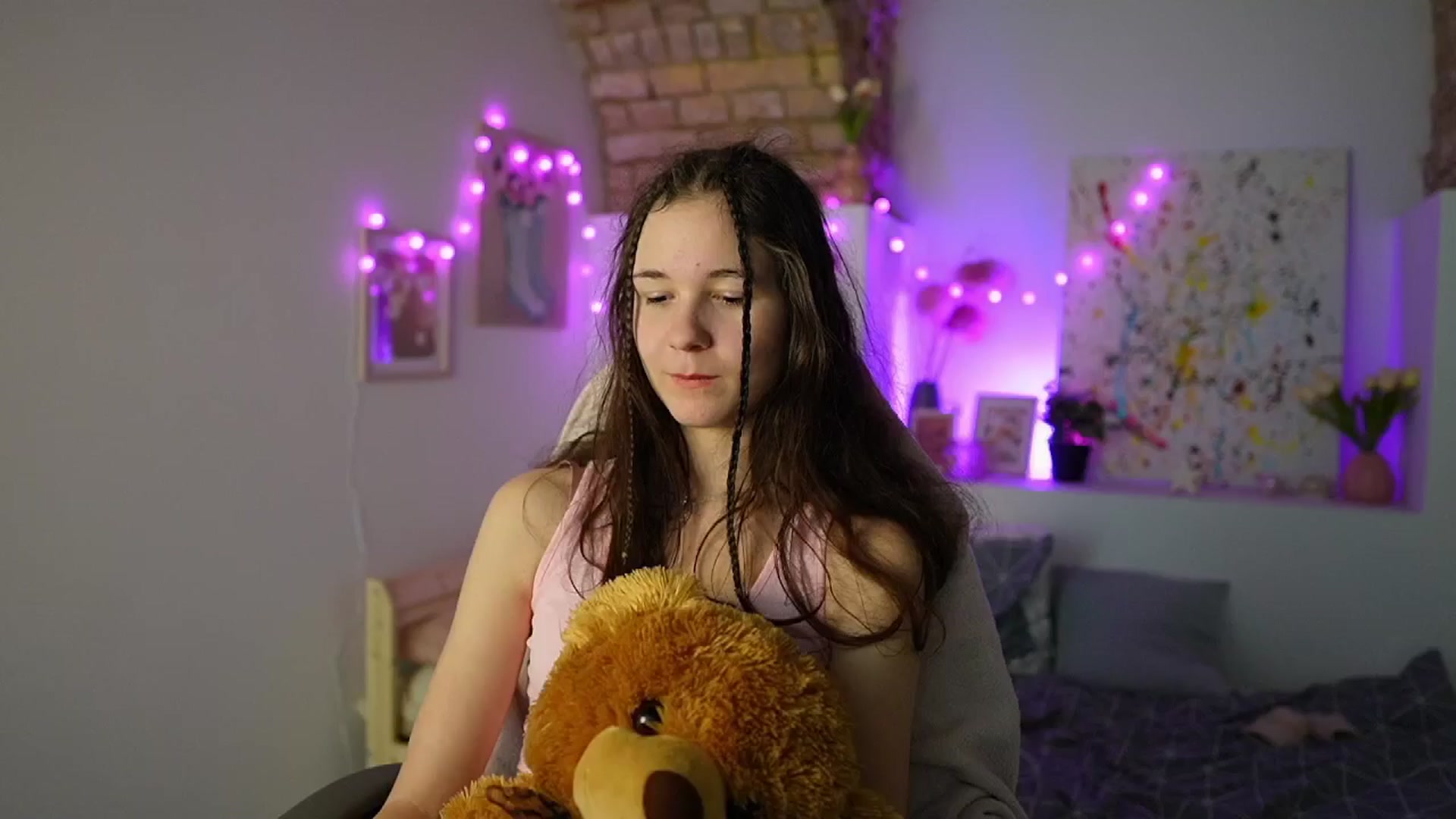 Gallery image thumbnail from Ava__Taylor_'s myfreecams stream on, 01/07/2025, 18:03 image 18 of 20