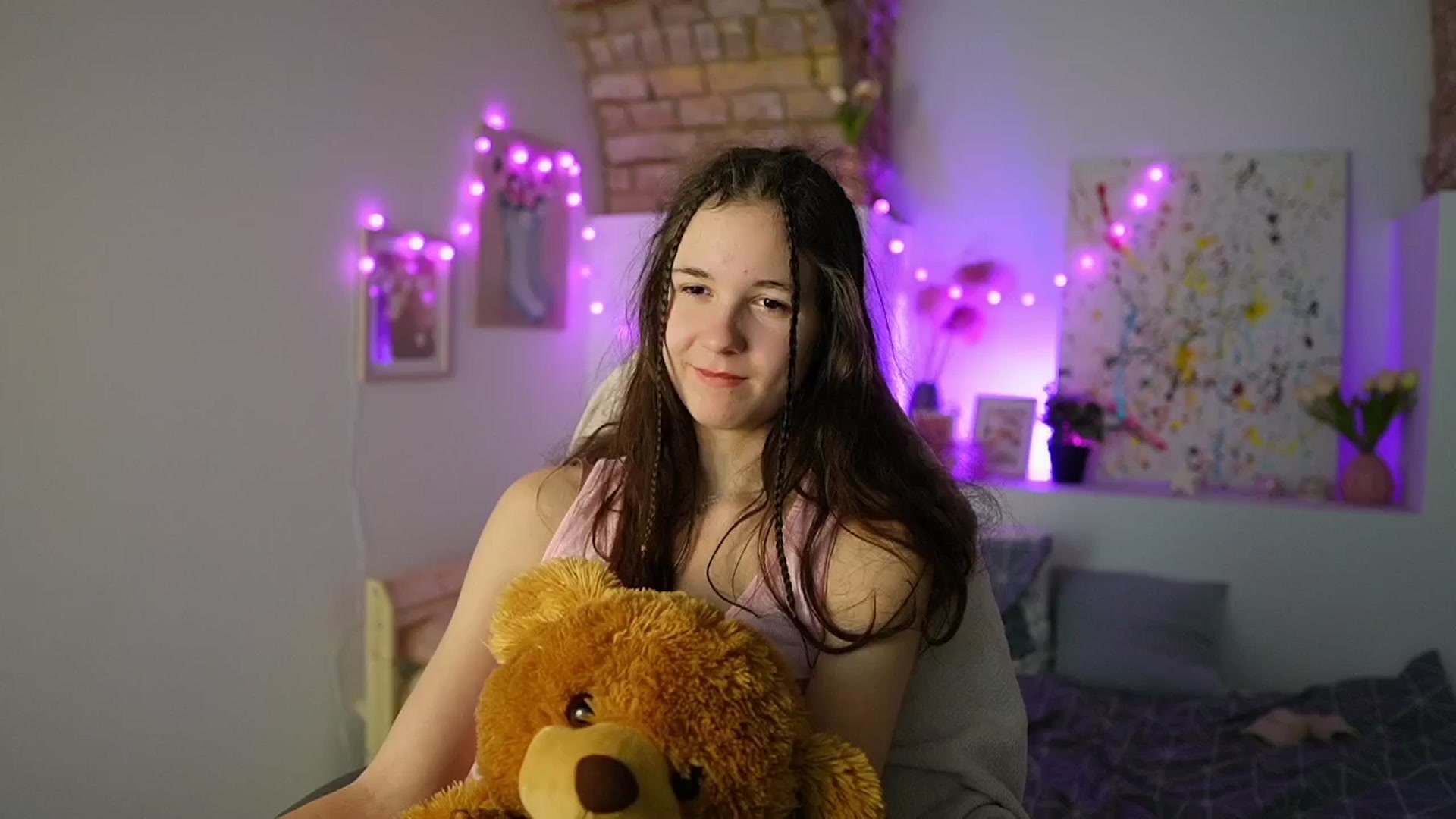 Gallery image thumbnail from Ava__Taylor_'s myfreecams stream on, 01/07/2025, 18:03 image 14 of 20