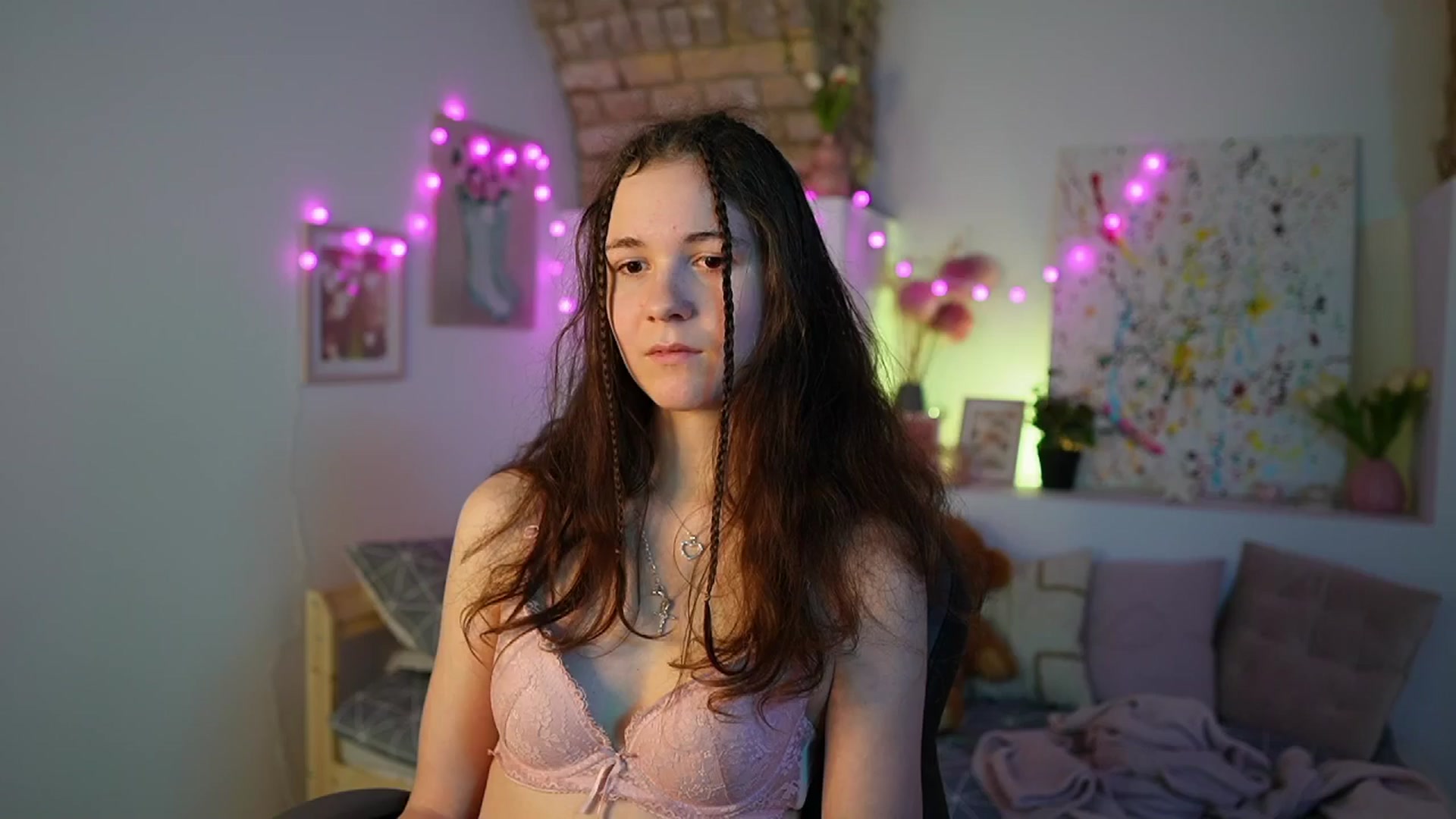 Gallery image thumbnail from Ava__Taylor_'s myfreecams stream on, 01/08/2025, 16:06 image 16 of 20