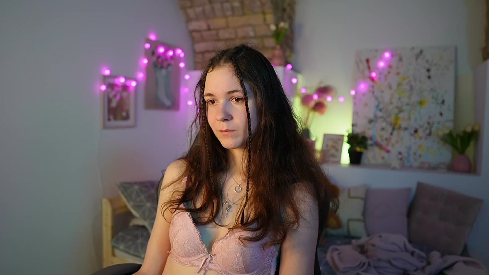 Gallery image thumbnail from Ava__Taylor_'s myfreecams stream on, 01/08/2025, 16:06 image 19 of 20