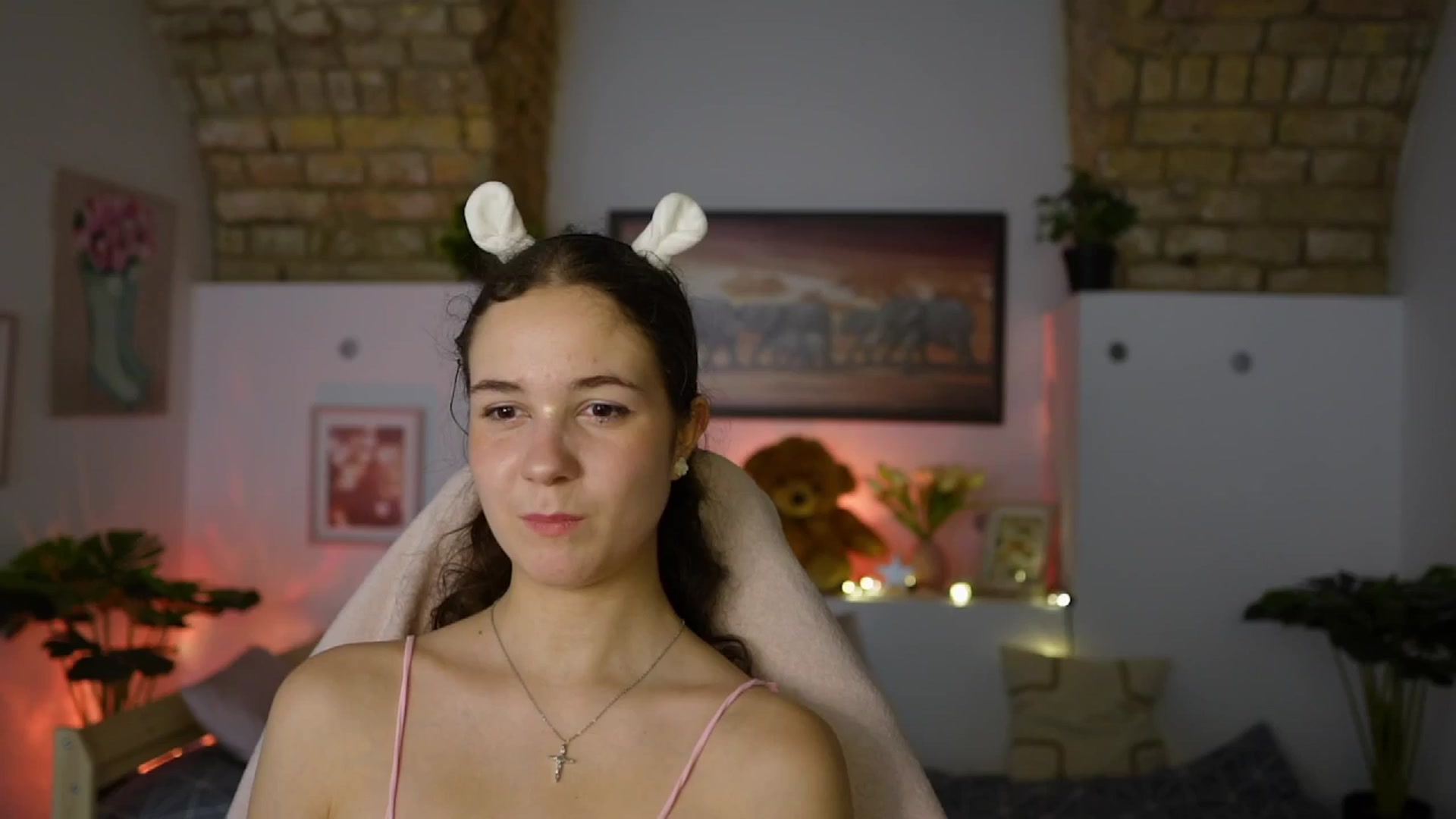 Gallery image thumbnail from Ava__Taylor_'s myfreecams stream on, 01/31/2025, 22:51 image 6 of 20