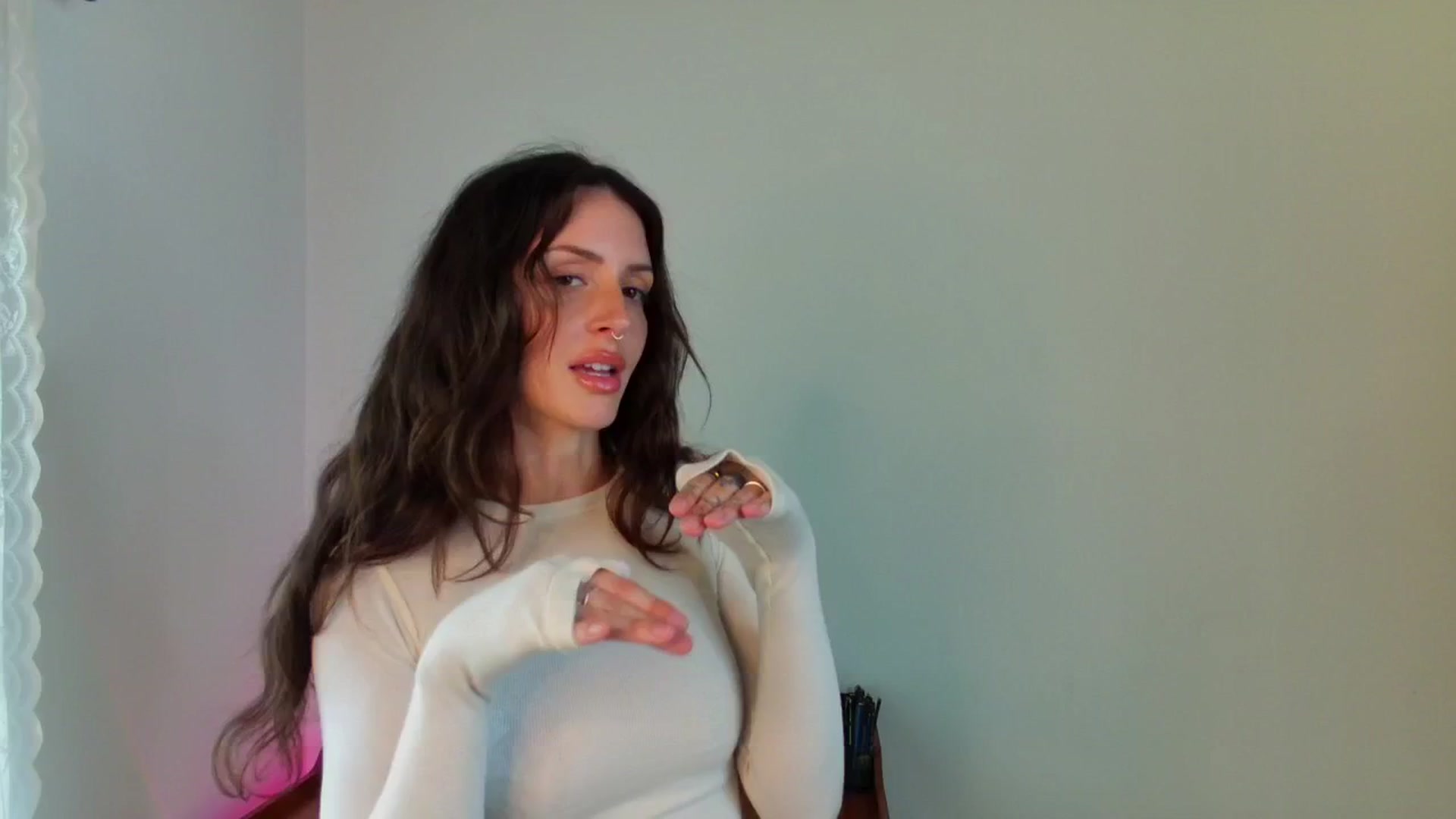 Gallery image thumbnail from Ava____'s myfreecams stream on, 05/05/2025, 20:32 image 1 of 20