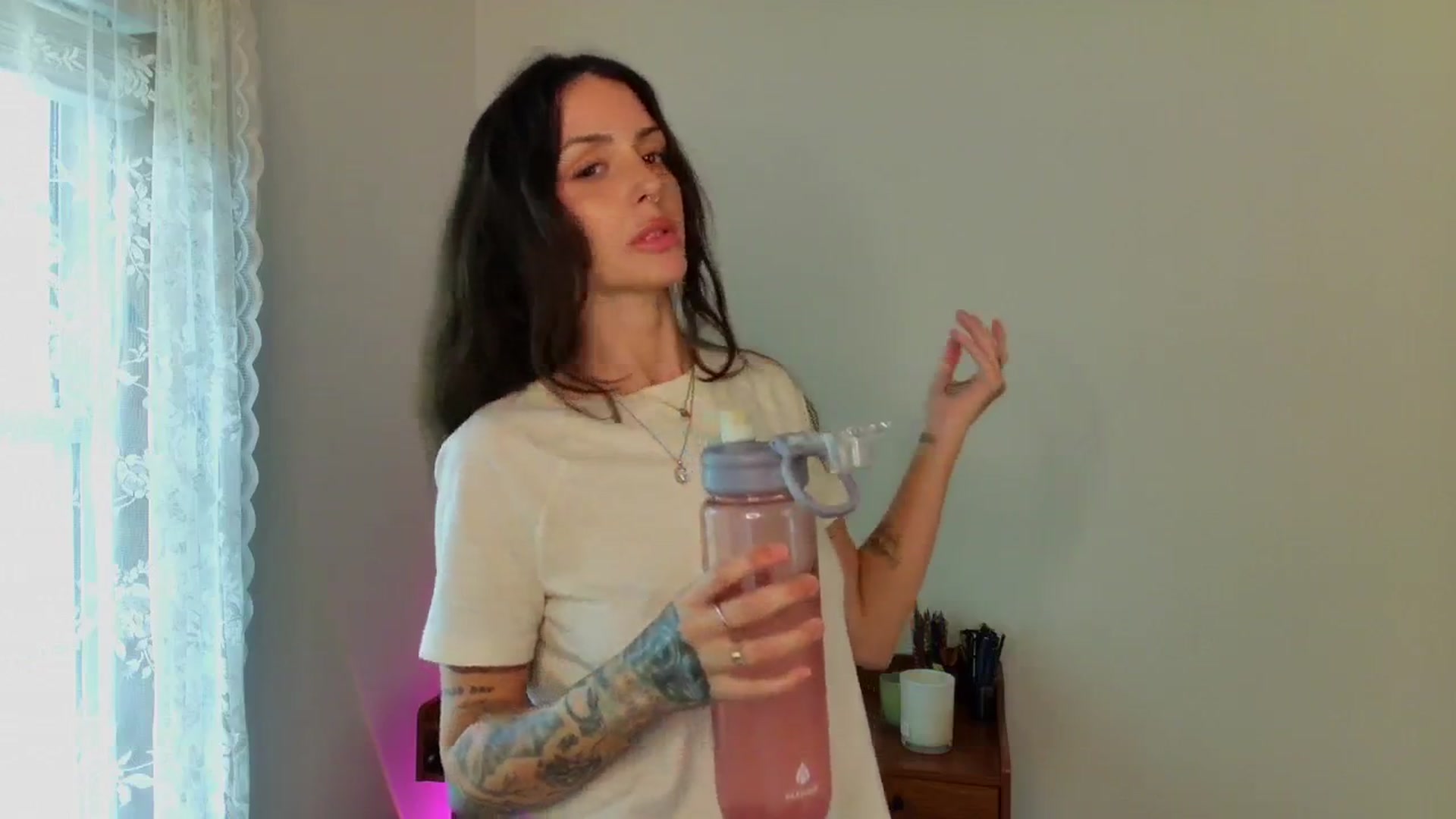 Gallery image thumbnail from Ava____'s myfreecams stream on, 05/05/2025, 20:32 image 17 of 20