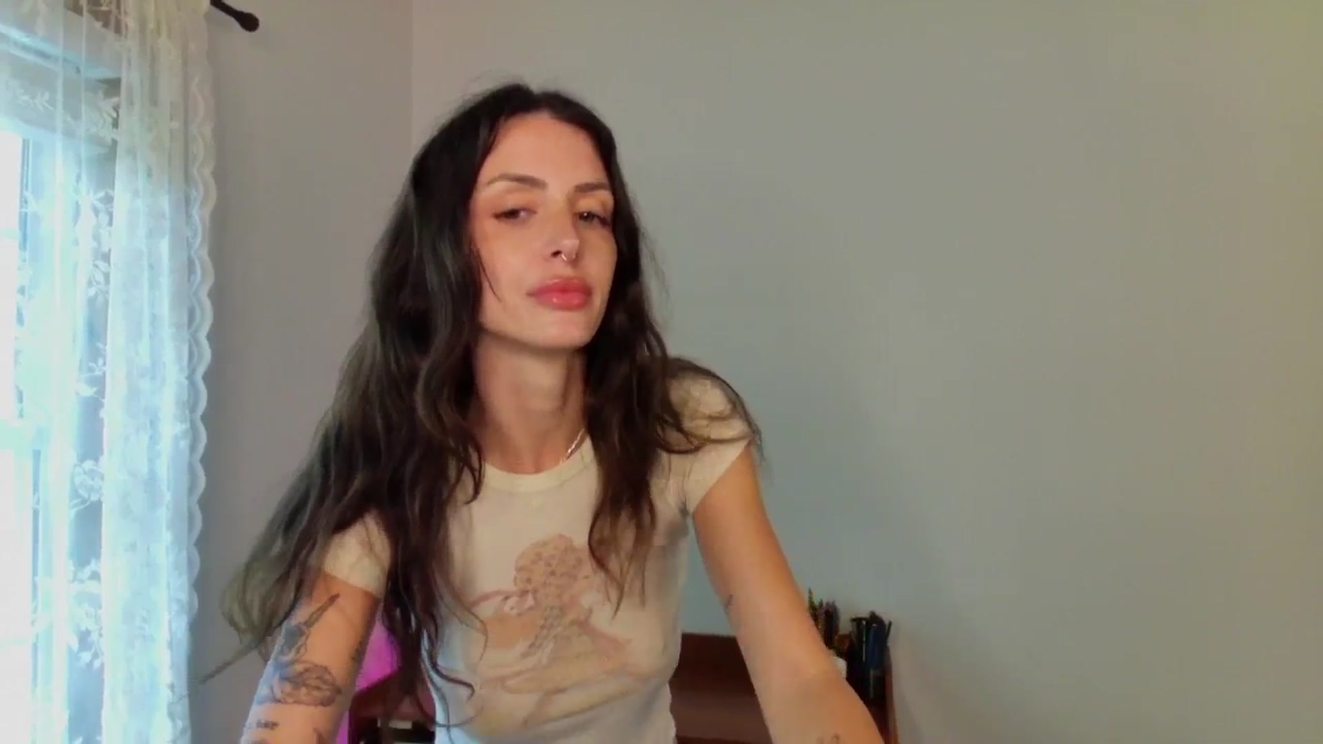 Gallery image thumbnail from Ava____'s myfreecams stream on, 05/05/2025, 20:32 image 18 of 20