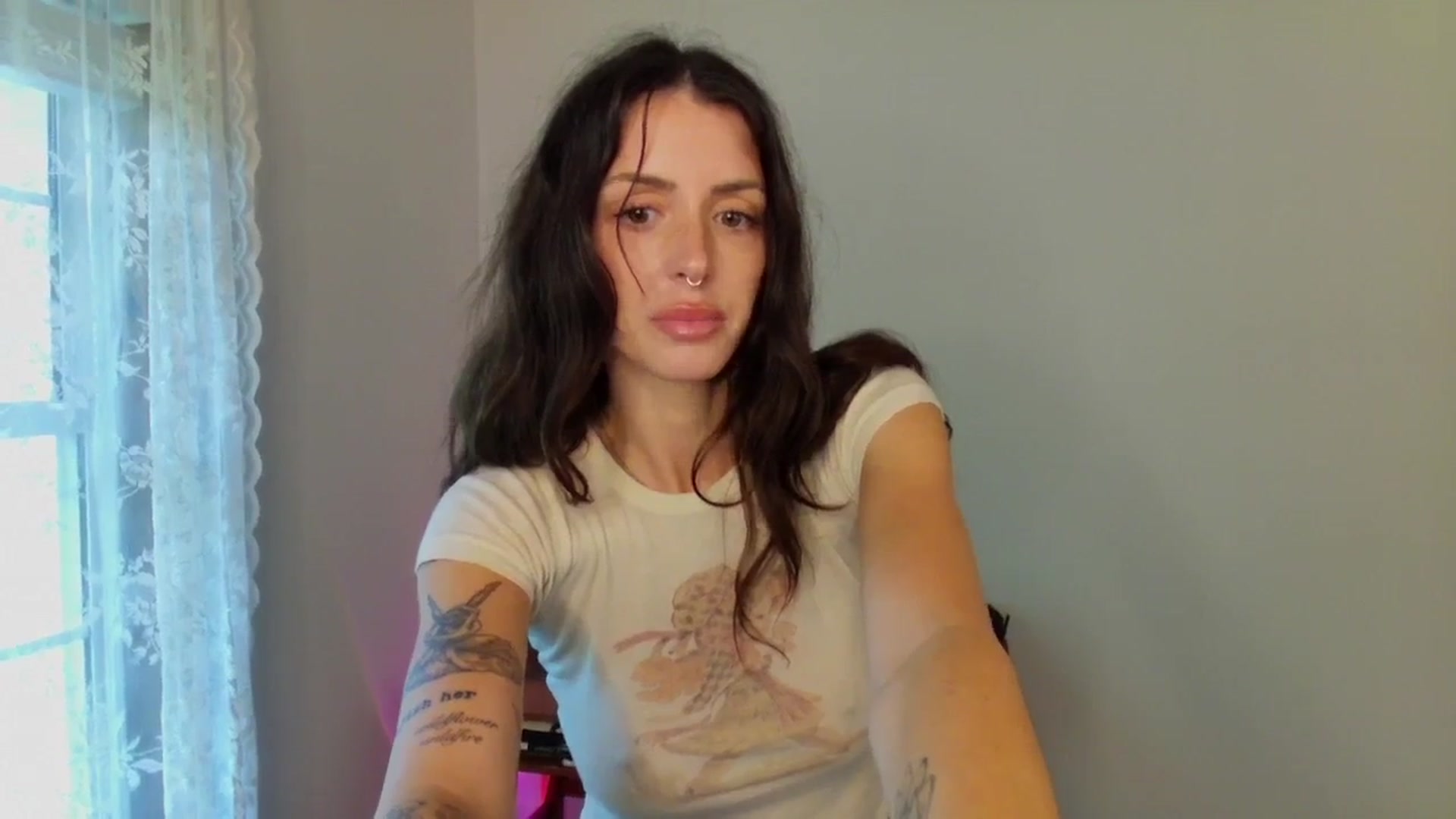 Gallery image thumbnail from Ava____'s myfreecams stream on, 05/05/2025, 20:32 image 20 of 20