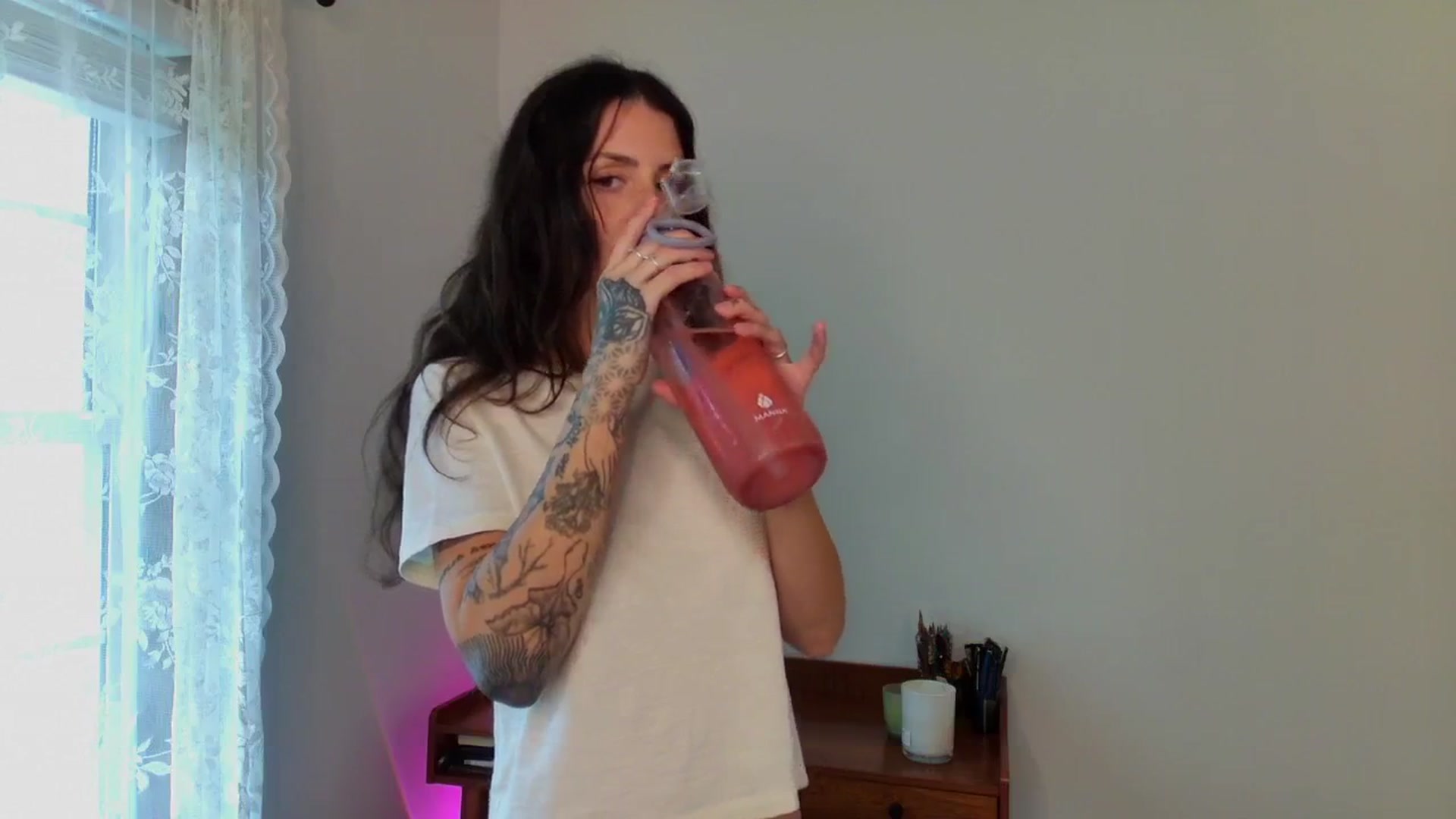 Gallery image thumbnail from Ava____'s myfreecams stream on, 05/05/2025, 20:32 image 16 of 20