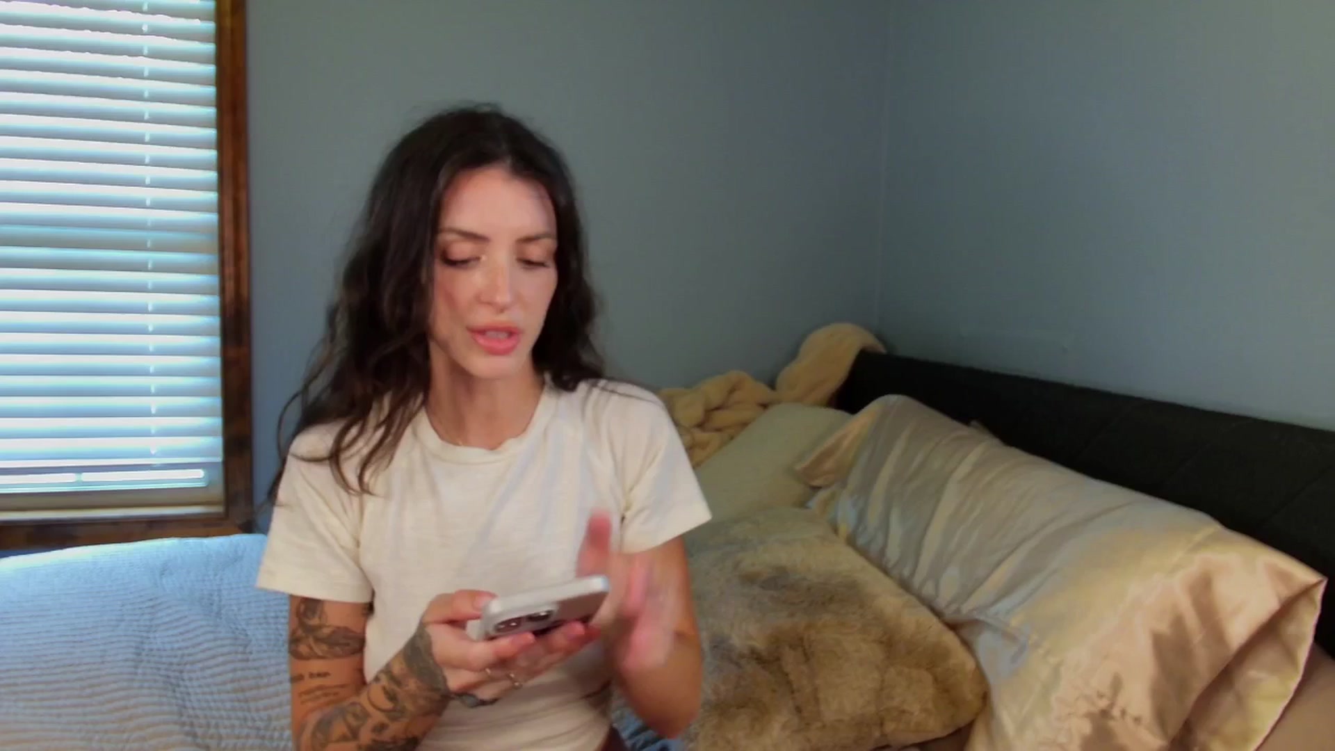 Gallery image thumbnail from Ava____'s myfreecams stream on, 05/12/2025, 20:39 image 18 of 20
