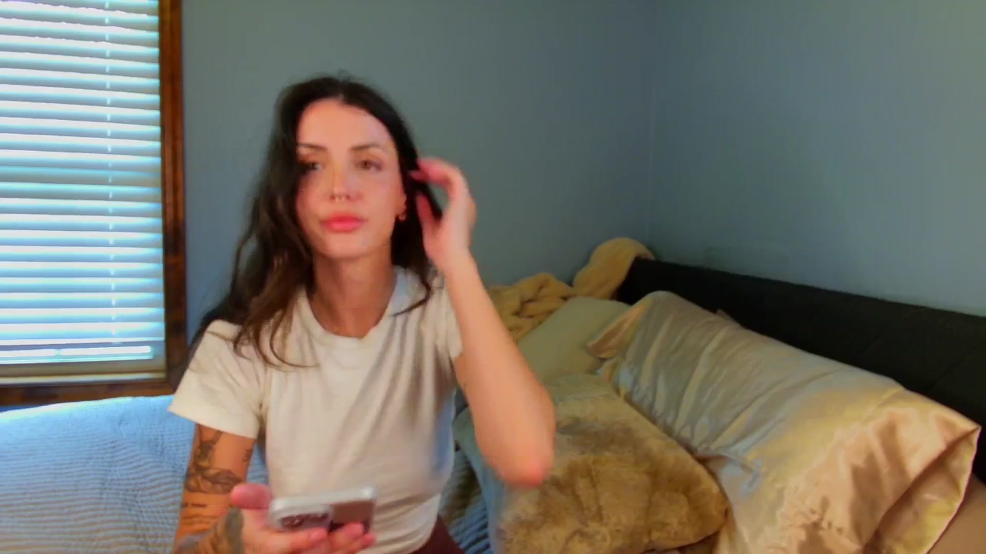 Gallery image thumbnail from Ava____'s myfreecams stream on, 05/12/2025, 20:39 image 20 of 20