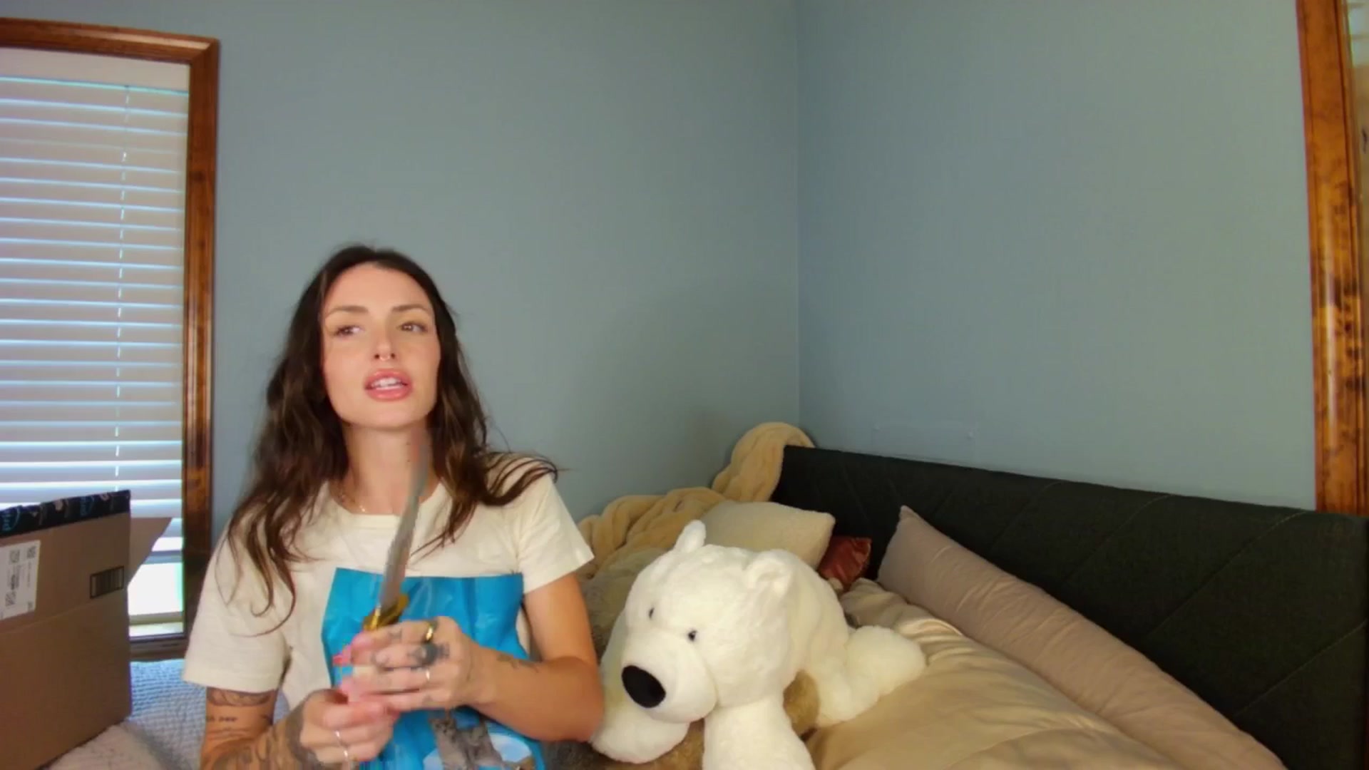 Gallery image thumbnail from Ava____'s myfreecams stream on, 05/12/2025, 21:47 image 12 of 20