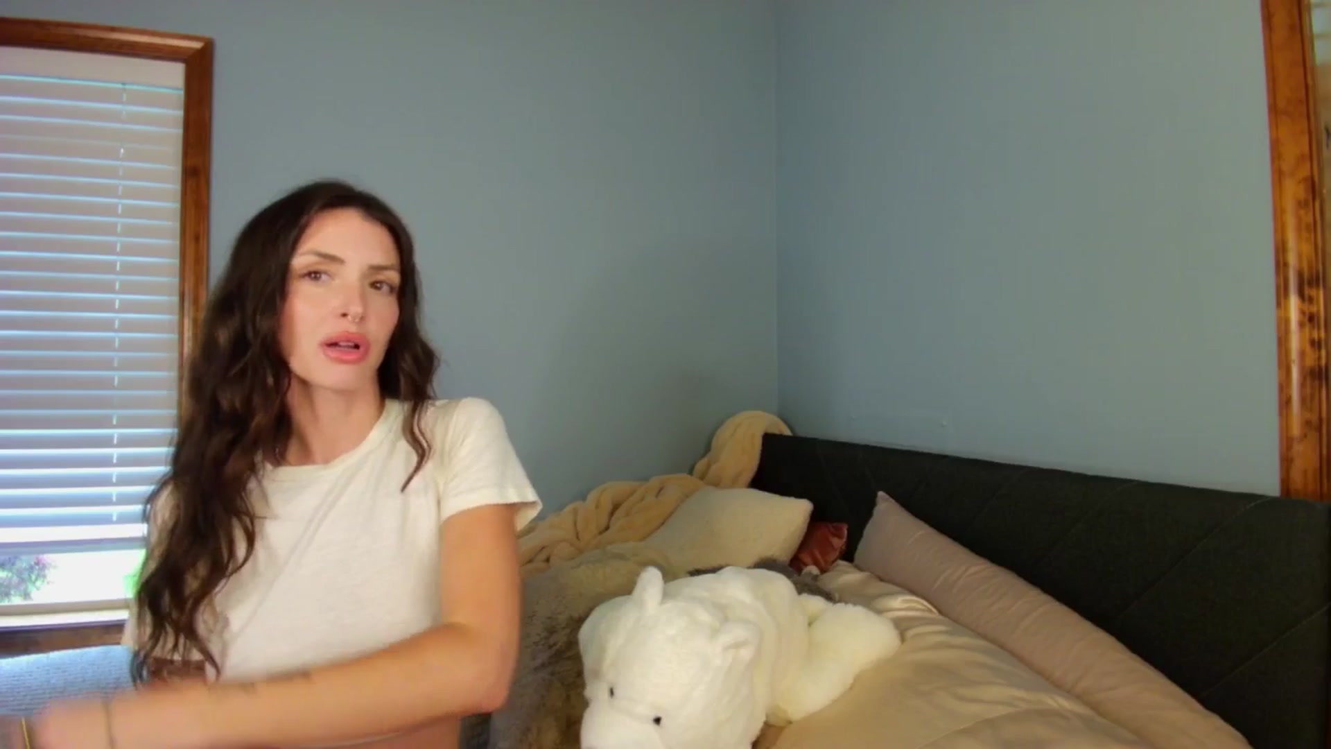 Gallery image thumbnail from Ava____'s myfreecams stream on, 05/12/2025, 21:47 image 16 of 20