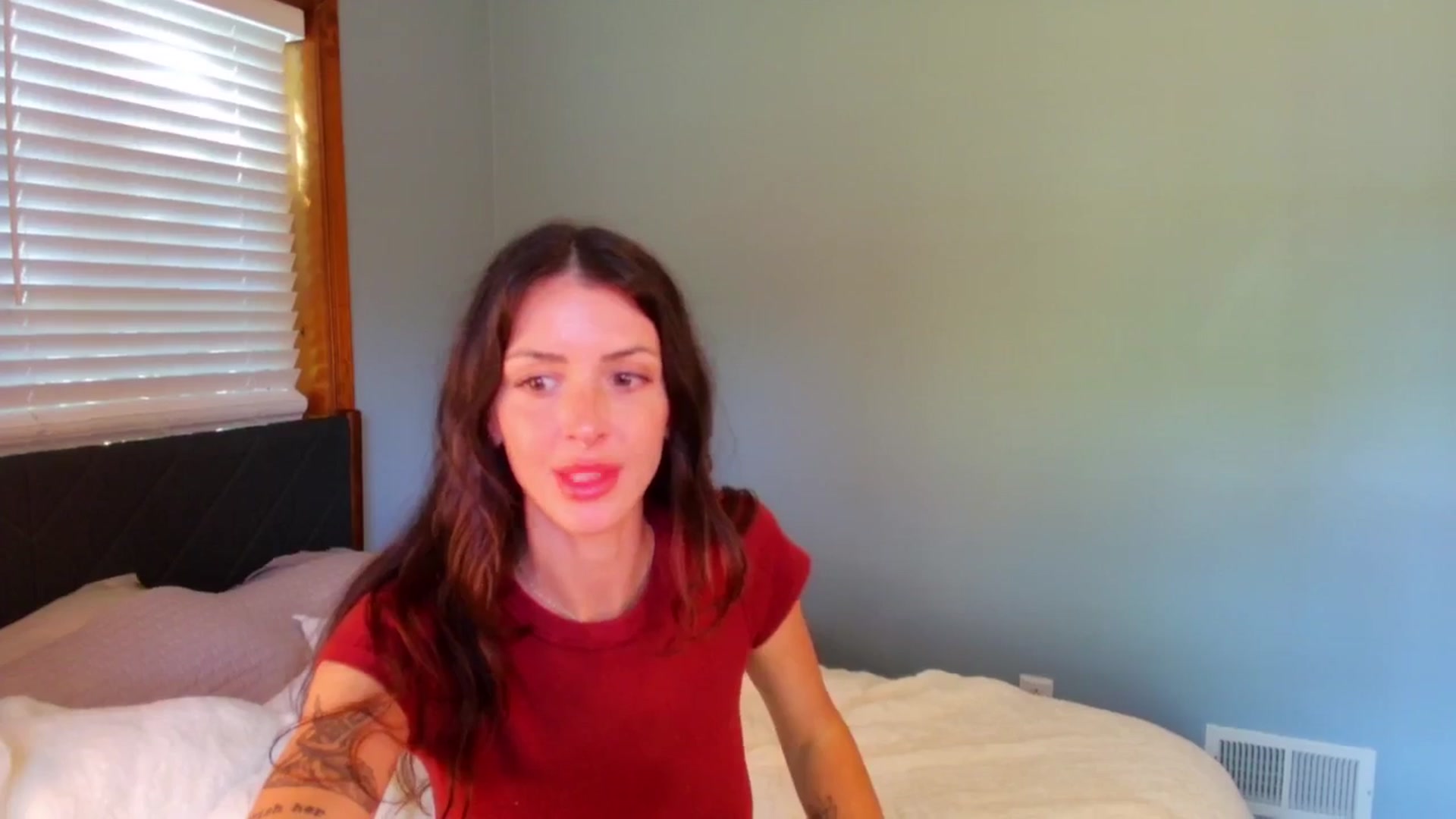 Gallery image thumbnail from Ava____'s myfreecams stream on, 05/17/2025, 21:51 image 6 of 20