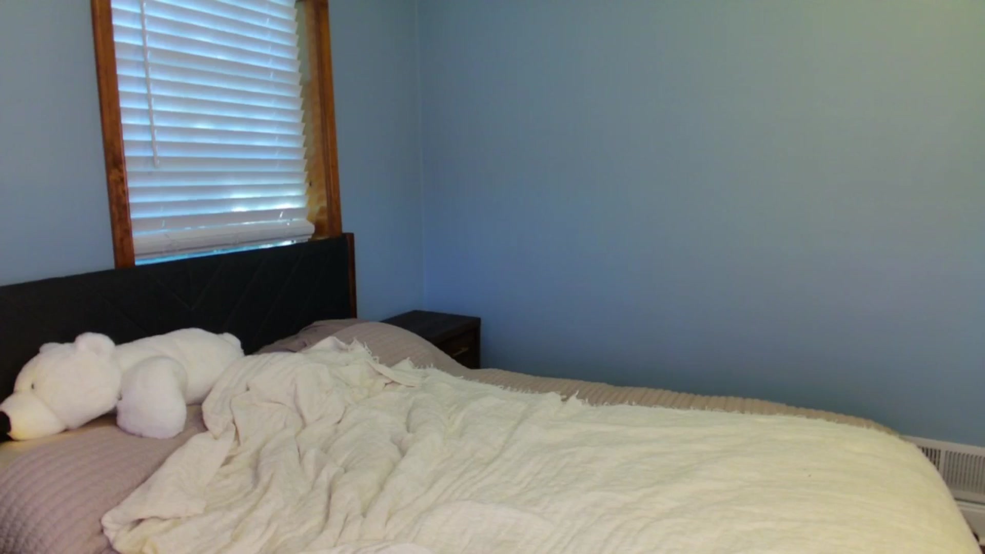 Gallery image thumbnail from Ava____'s myfreecams stream on, 05/18/2025, 24:05 image 4 of 20