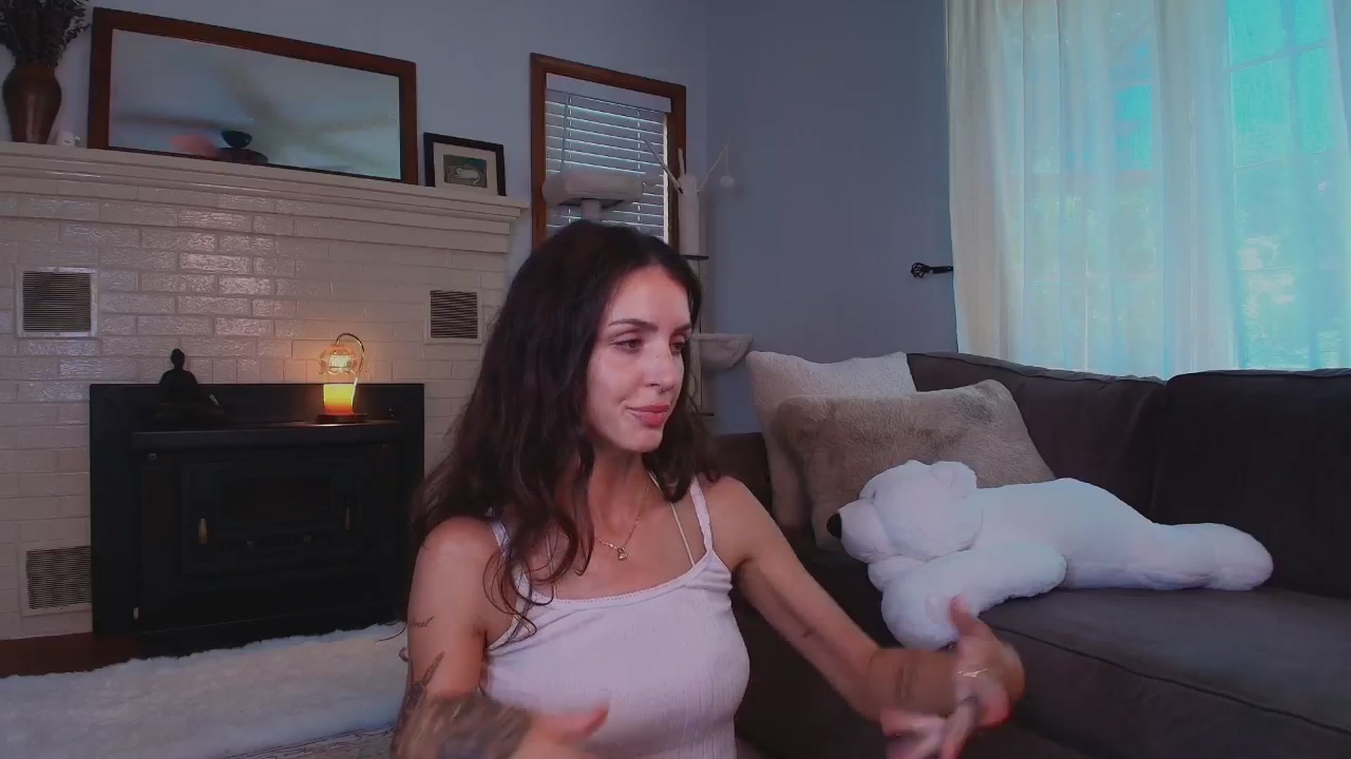 Gallery image thumbnail from Ava____'s myfreecams stream on, 06/18/2025, 20:16 image 2 of 20