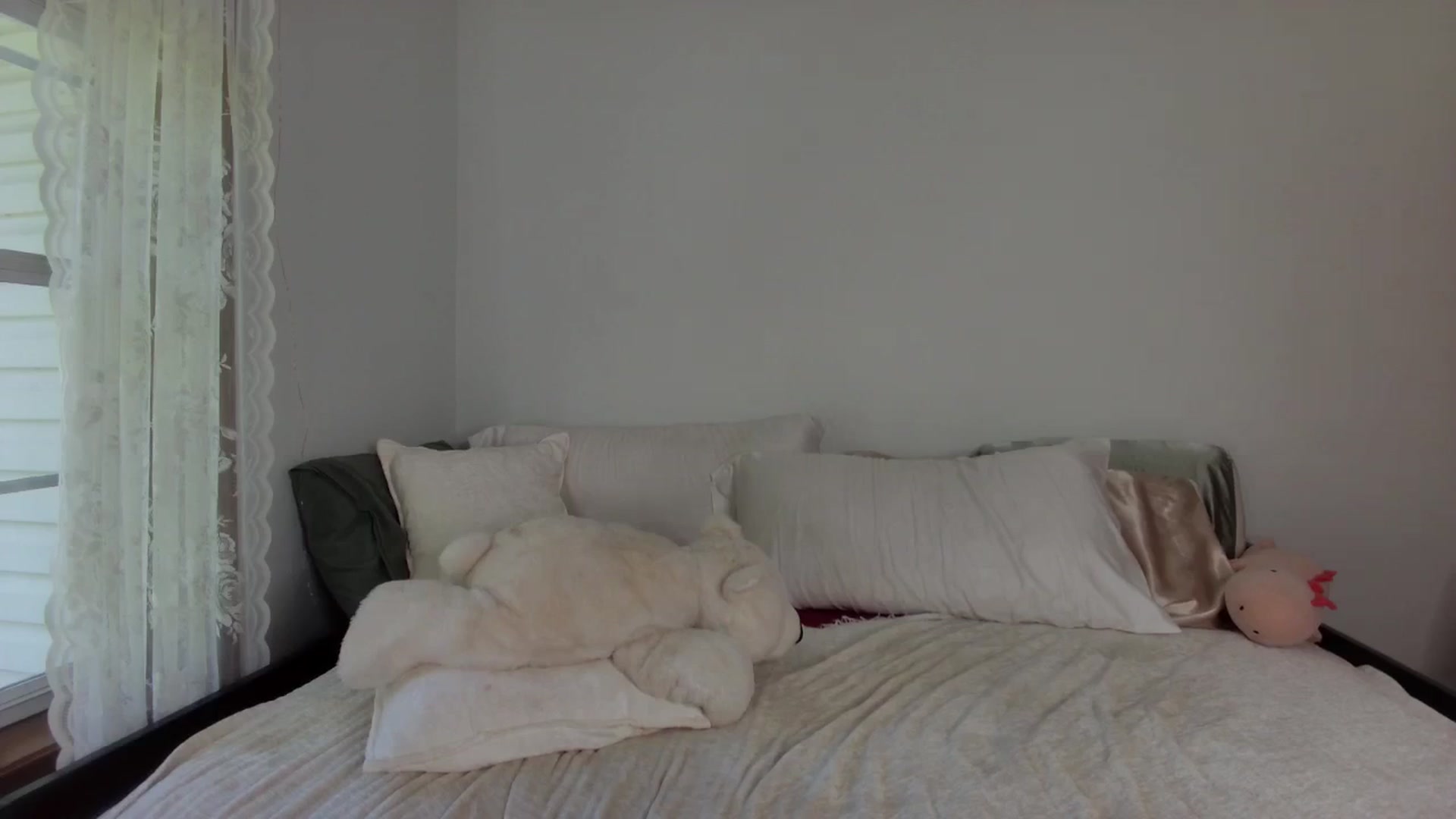 Gallery image thumbnail from Ava____'s myfreecams stream on, 09/19/2025, 18:02 image 16 of 20