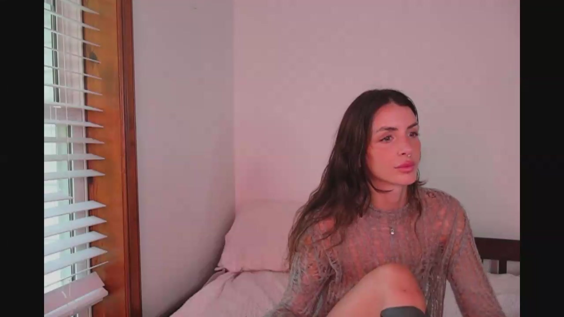 Gallery image thumbnail from Ava____'s myfreecams stream on, 08/11/2026, 18:27 image 14 of 20