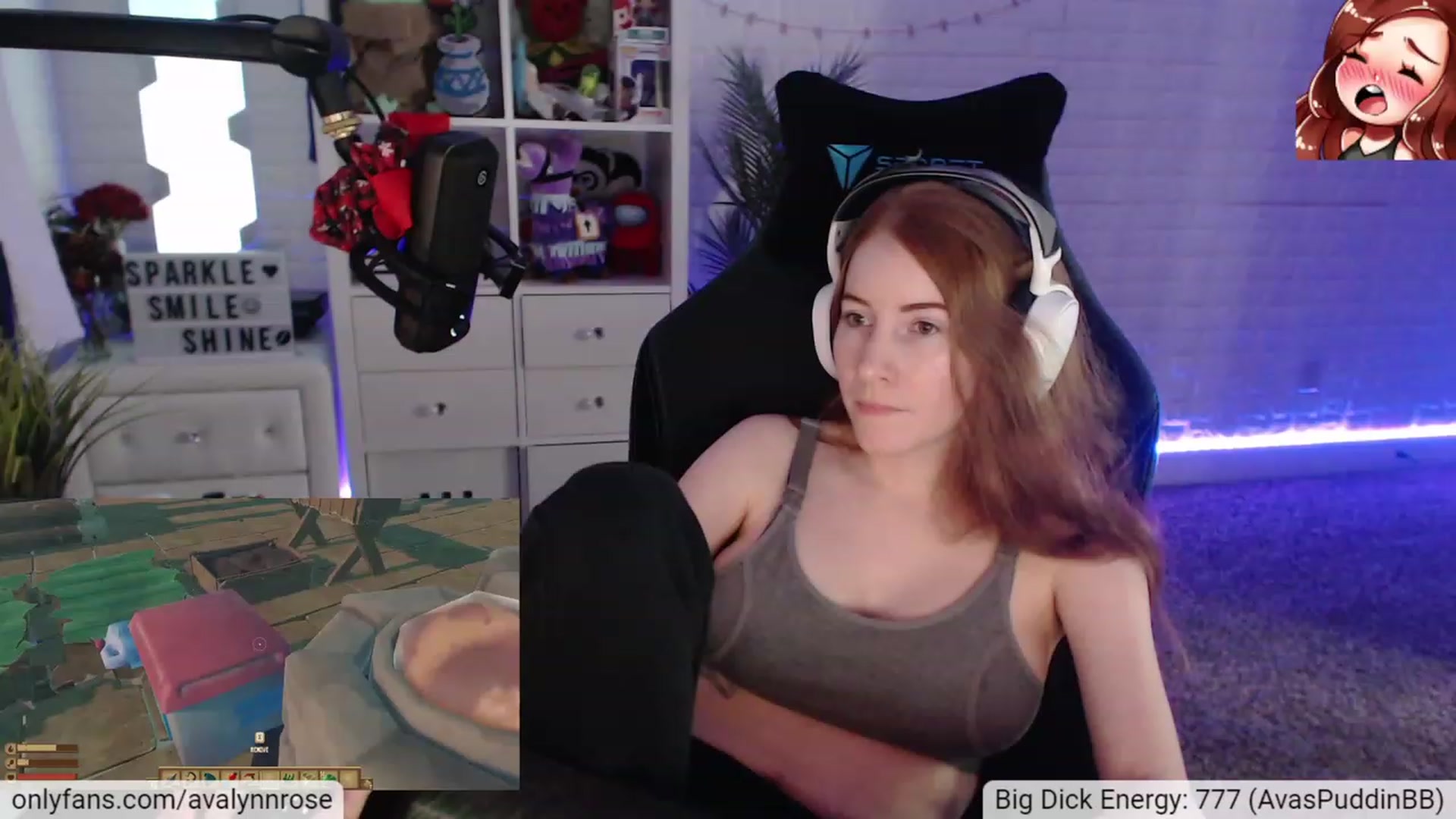 Gallery image thumbnail from AvalynnRose's myfreecams stream on, 12/05/2022, 02:13 image 12 of 20