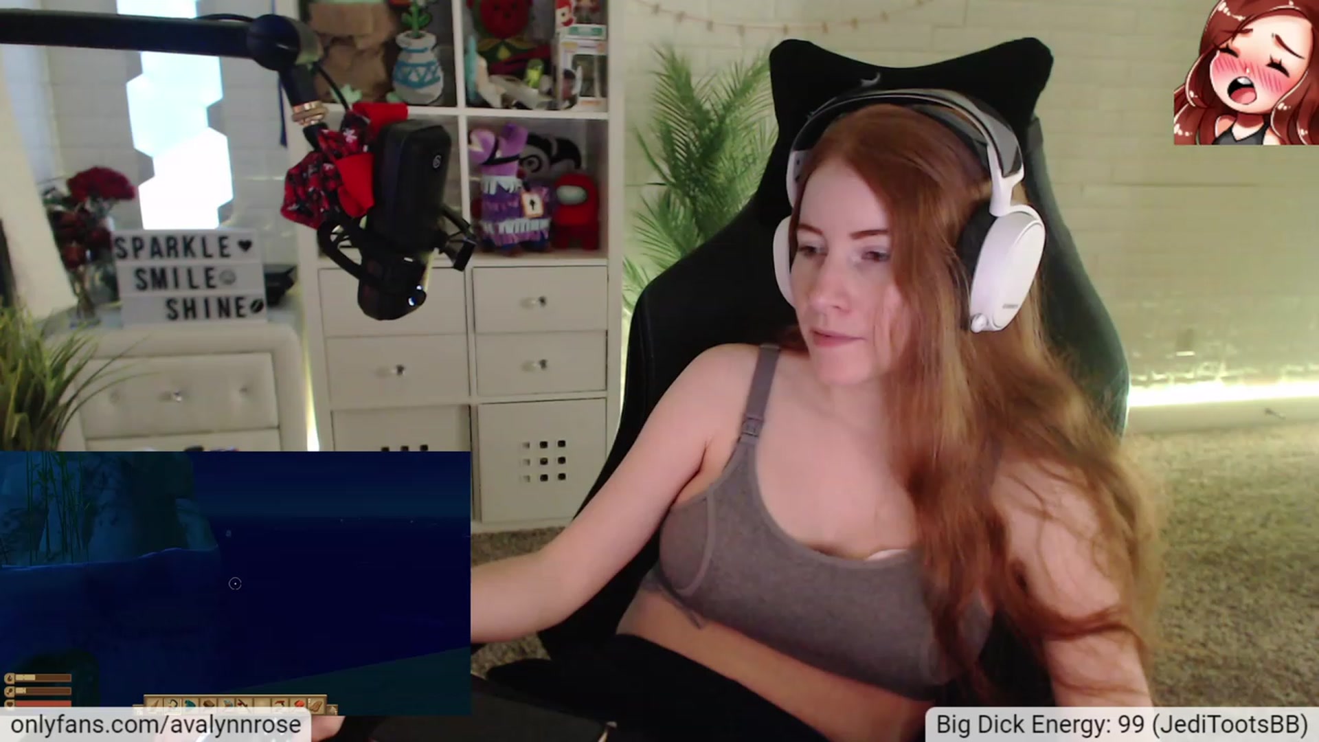 Gallery image thumbnail from AvalynnRose's myfreecams stream on, 12/05/2022, 02:13 image 1 of 20